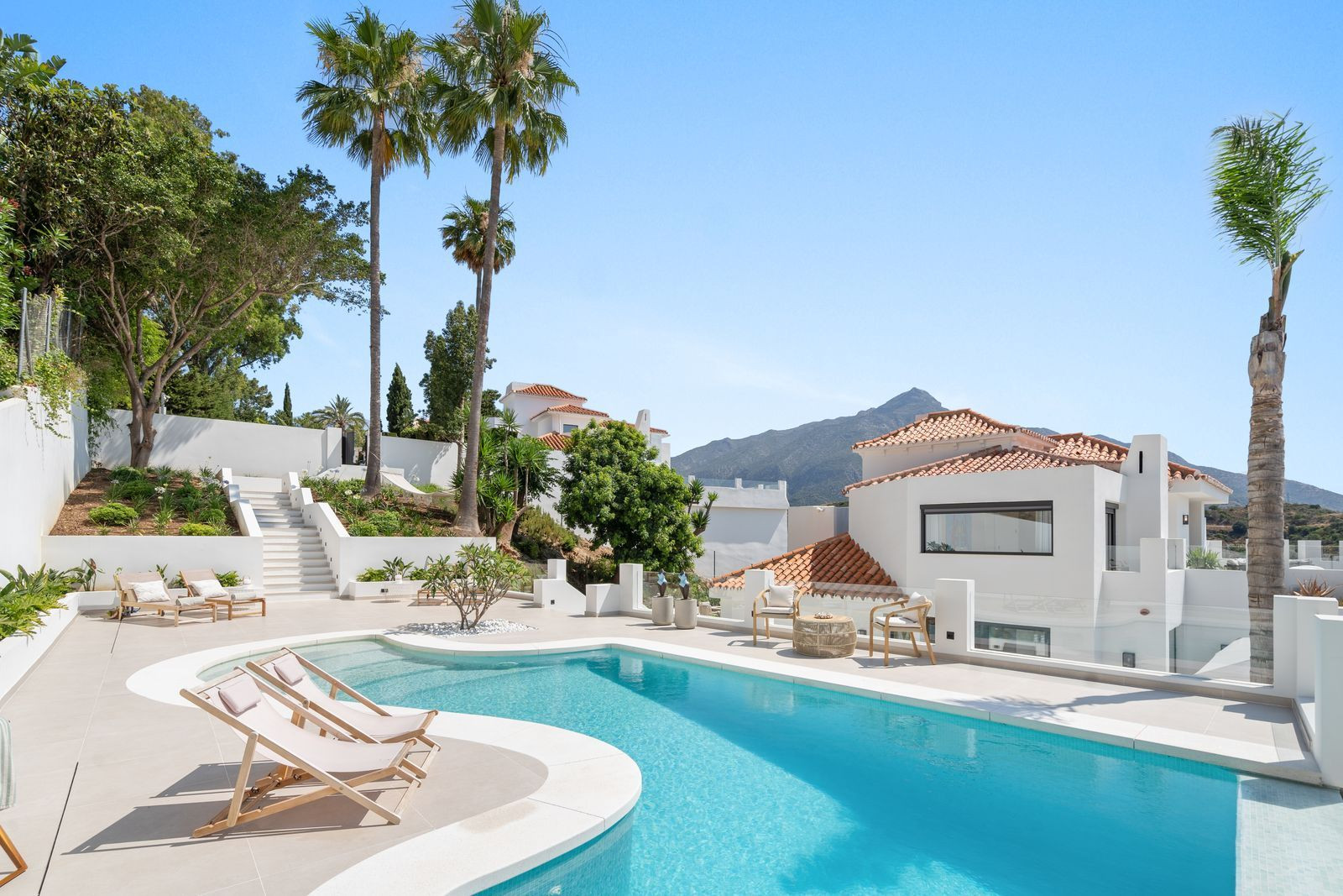 Villa for sale in Nueva Andalucia, Marbella