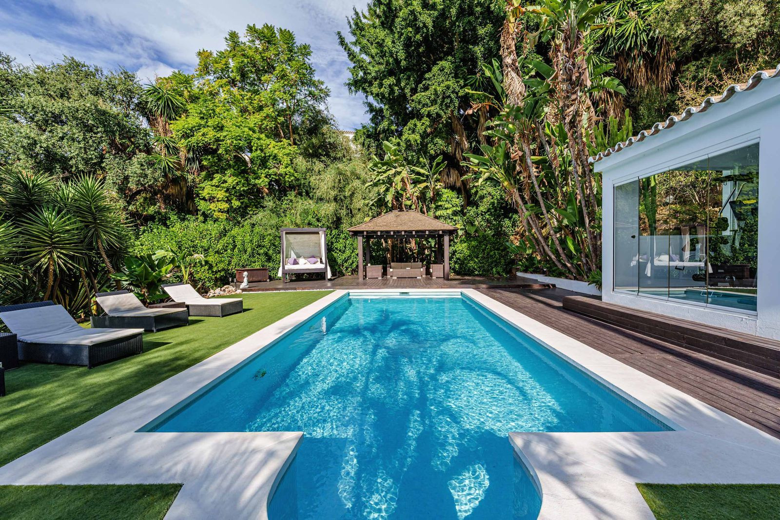 Villa for sale in Marbella Este