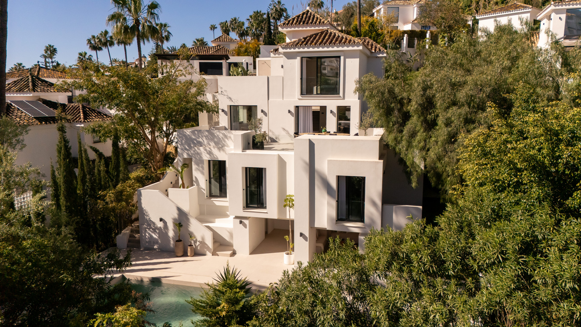 Villa for sale in Los Naranjos Hill Club, Nueva Andalucia