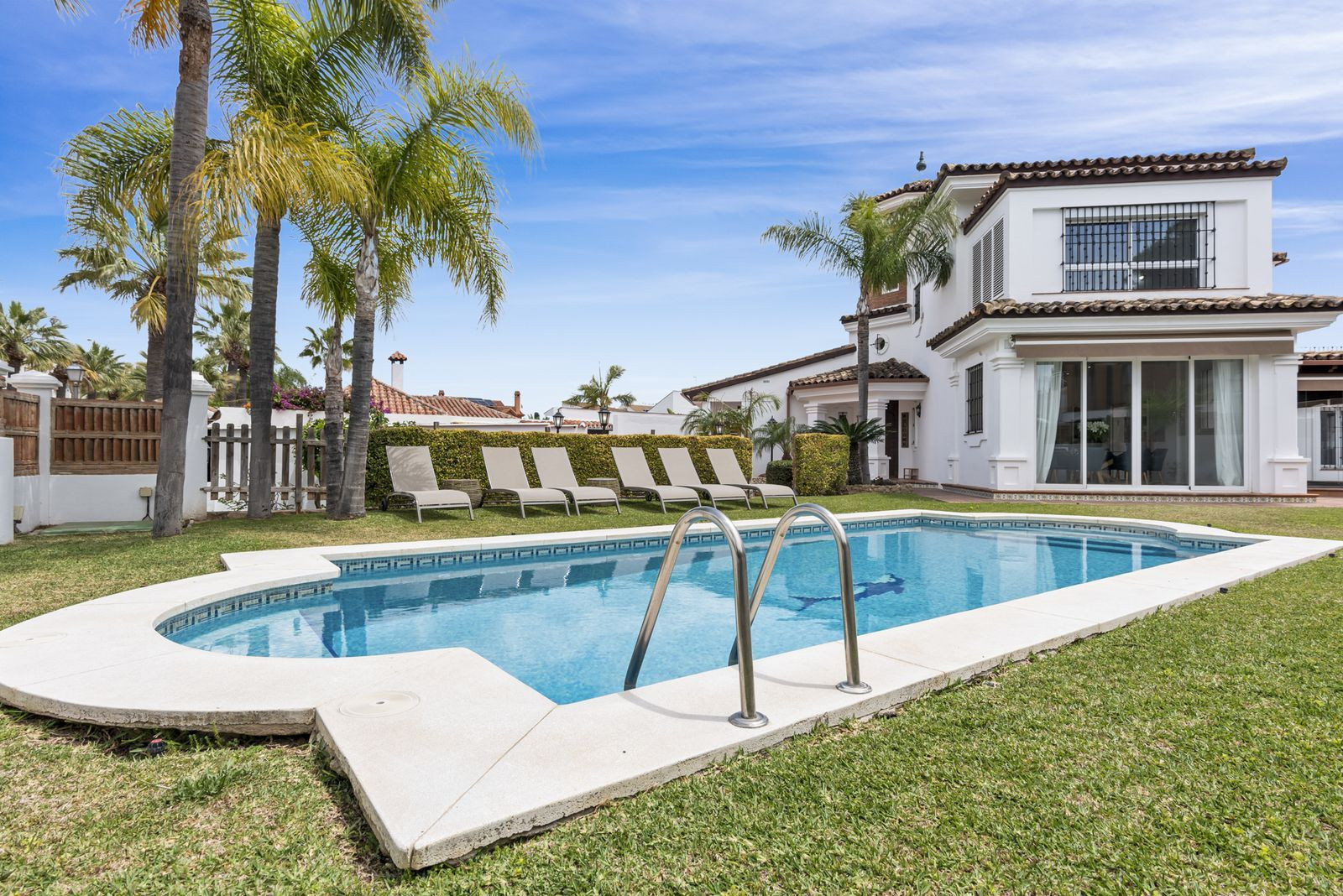 Villa for sale in Las Chapas, Marbella Este