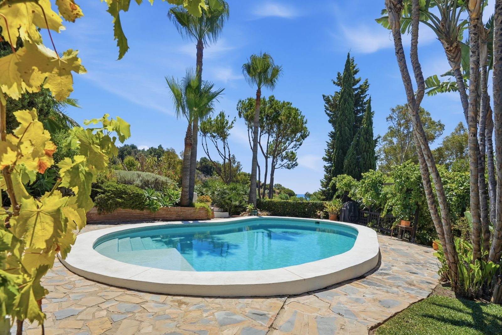 Villa for sale in Benalmadena