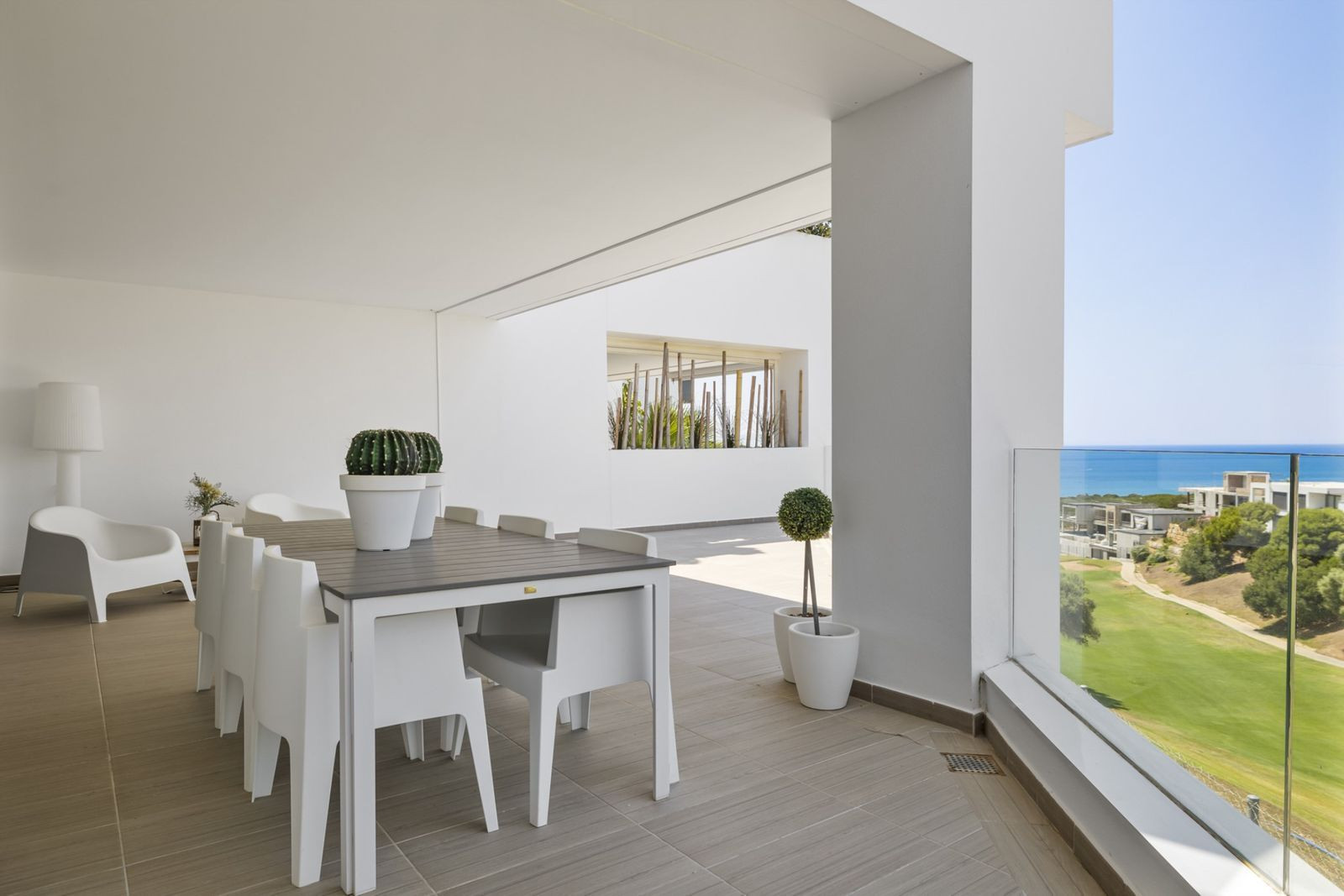 Ground Floor Apartment for sale in Cabopino, Marbella East