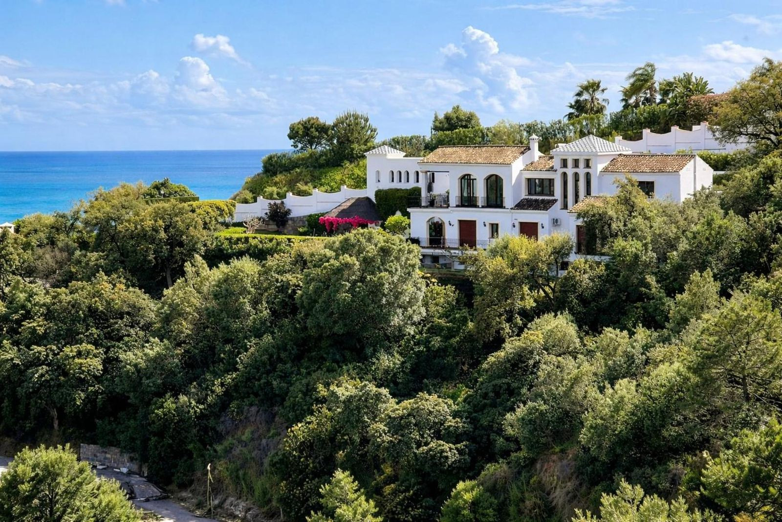Villa for sale in Benahavis