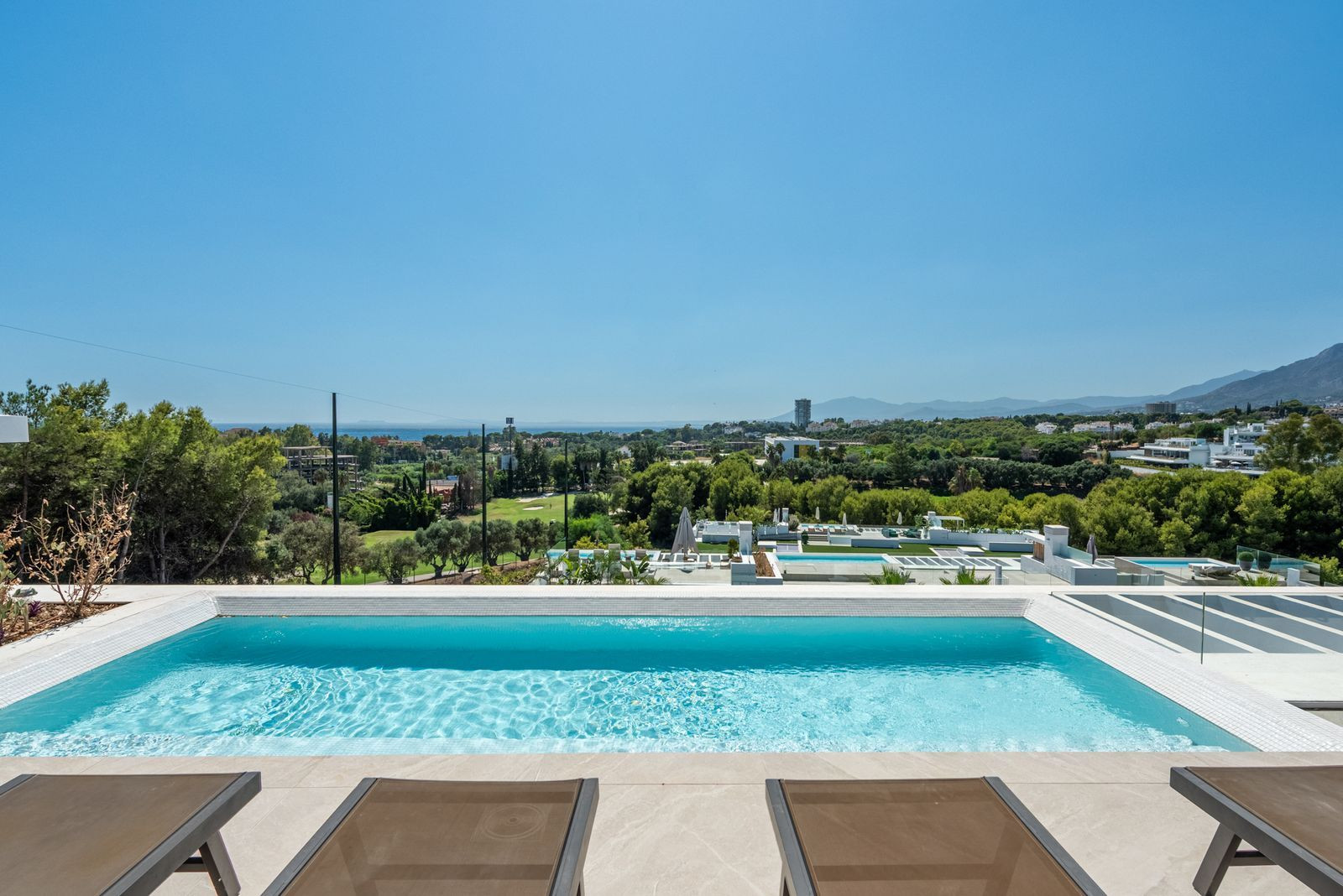 Duplex Penthouse for sale in Santa Clara, Marbella East