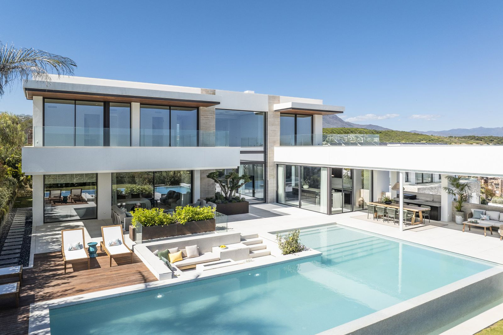 Villa for sale in Casares
