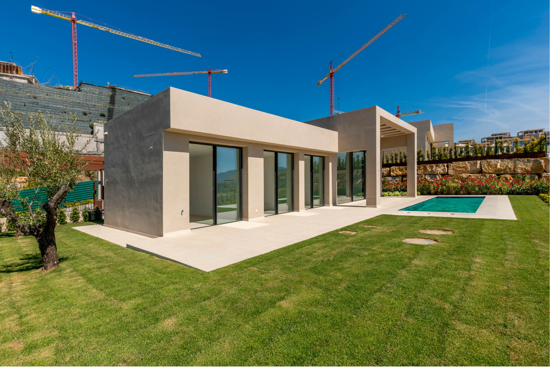 Villa for sale in Benahavis