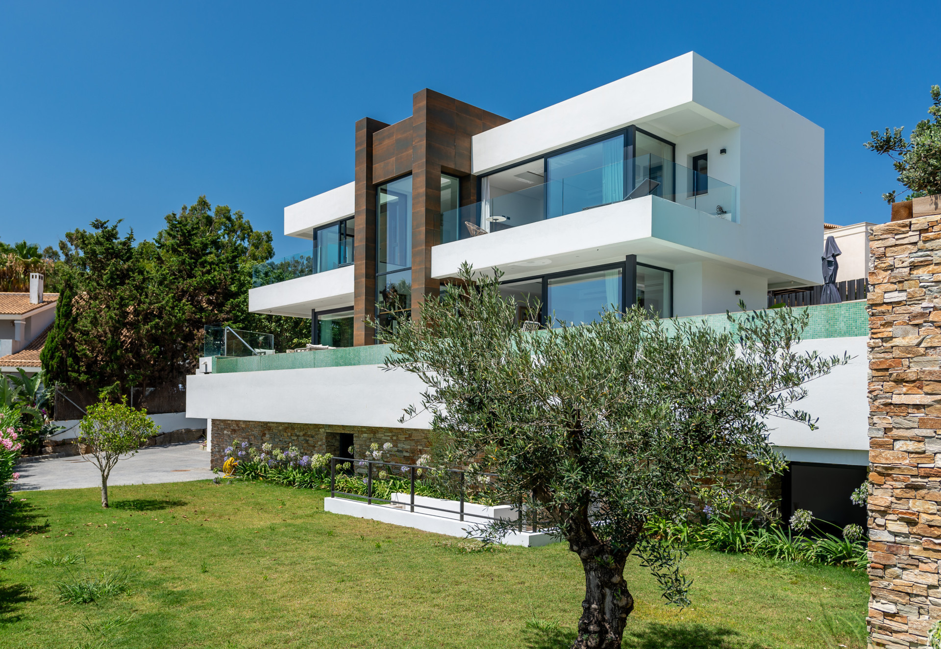 Villa for sale in Manilva