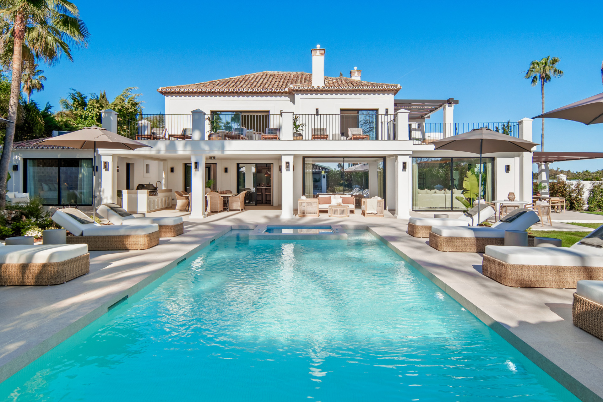 Villa for sale in Nueva Andalucia, Marbella
