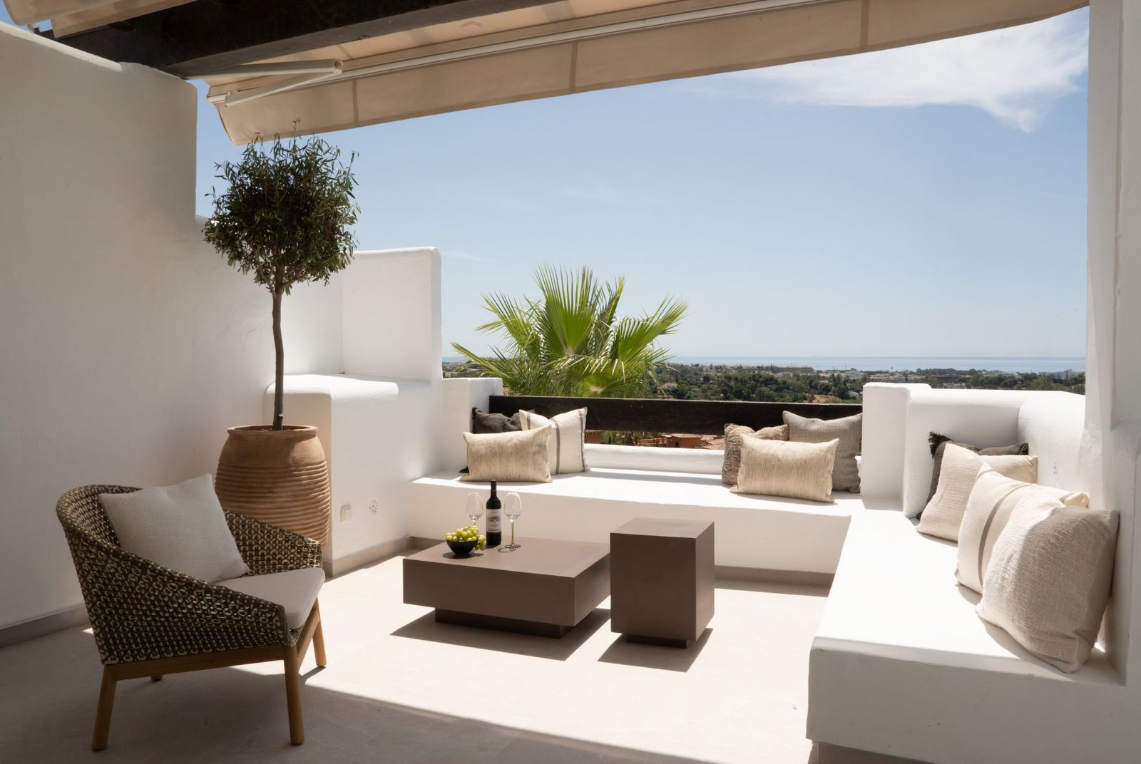Duplex Penthouse for sale in Benahavis
