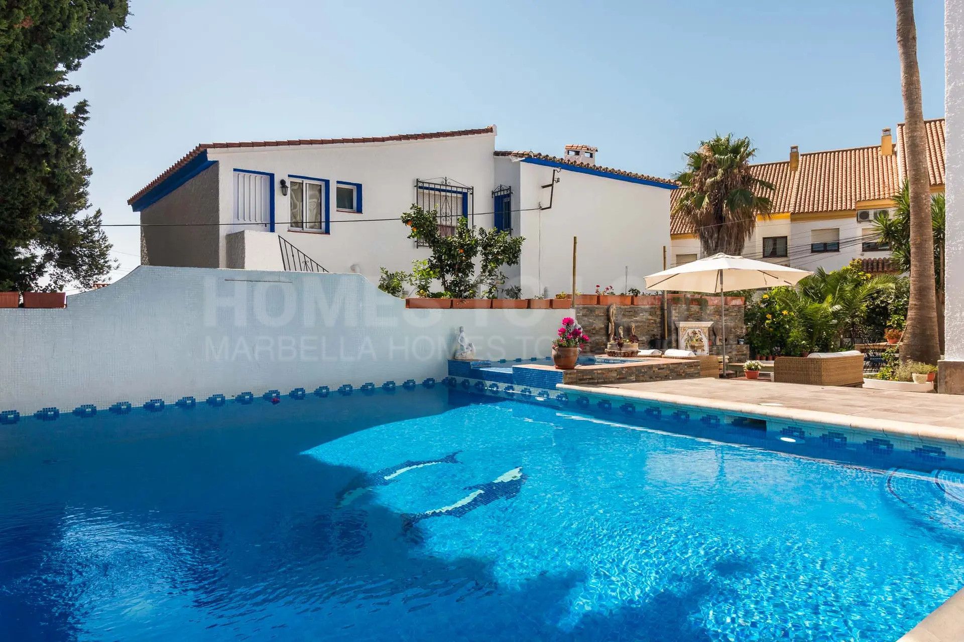 UNIQUE OPPORTUNITY! IDEAL FOR INVESTORS OR LARGE FAMILIES! House with a tourist rental license! Just 30 seconds from the beach!
