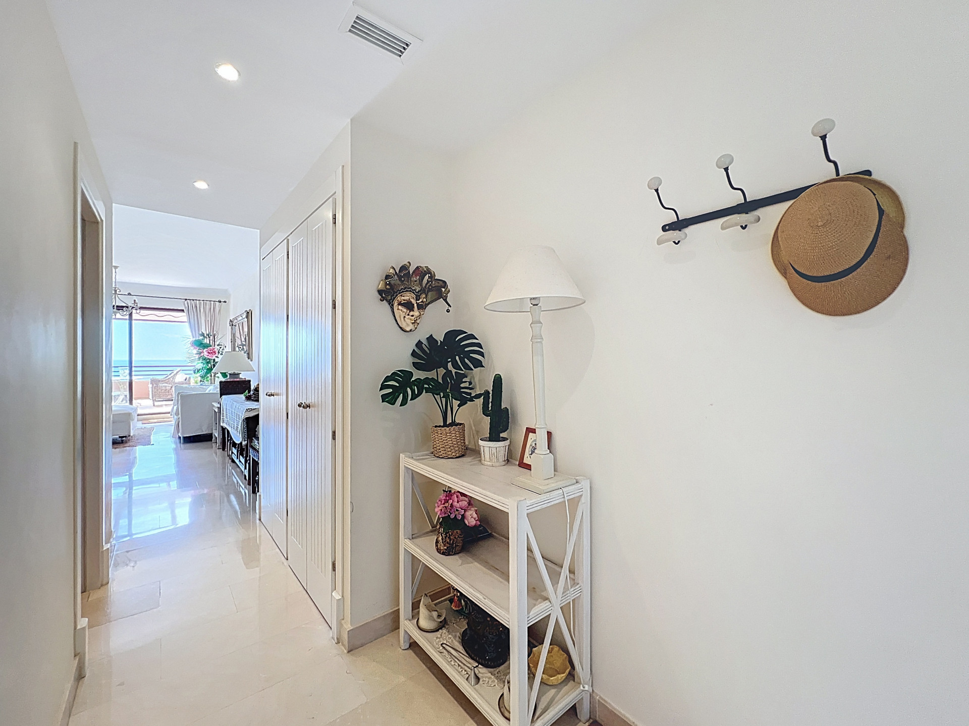 penthouse in Bahia de las Rocas — frame 8