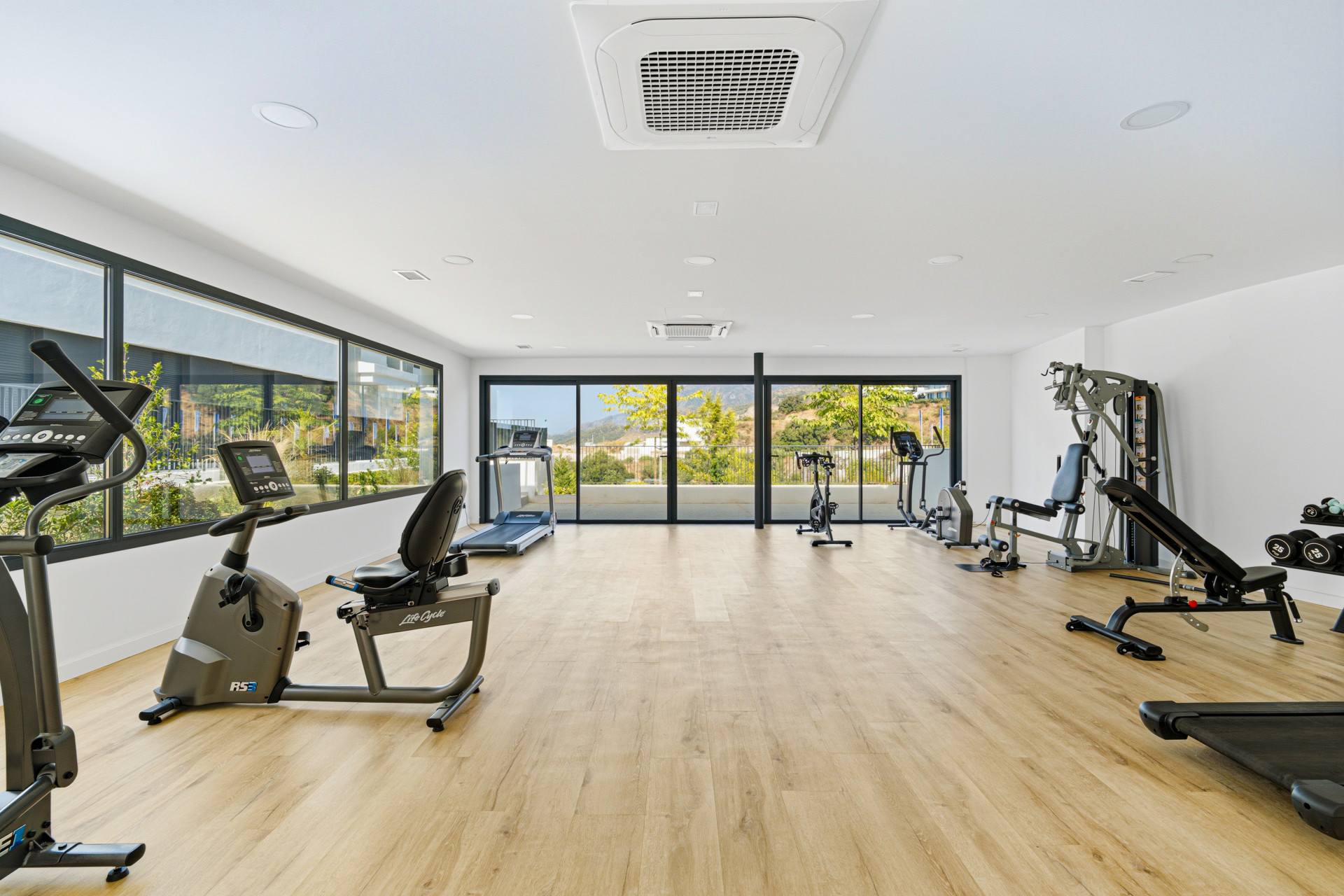 3-bedroom apartment in Los Altos de los Monteros — frame 4