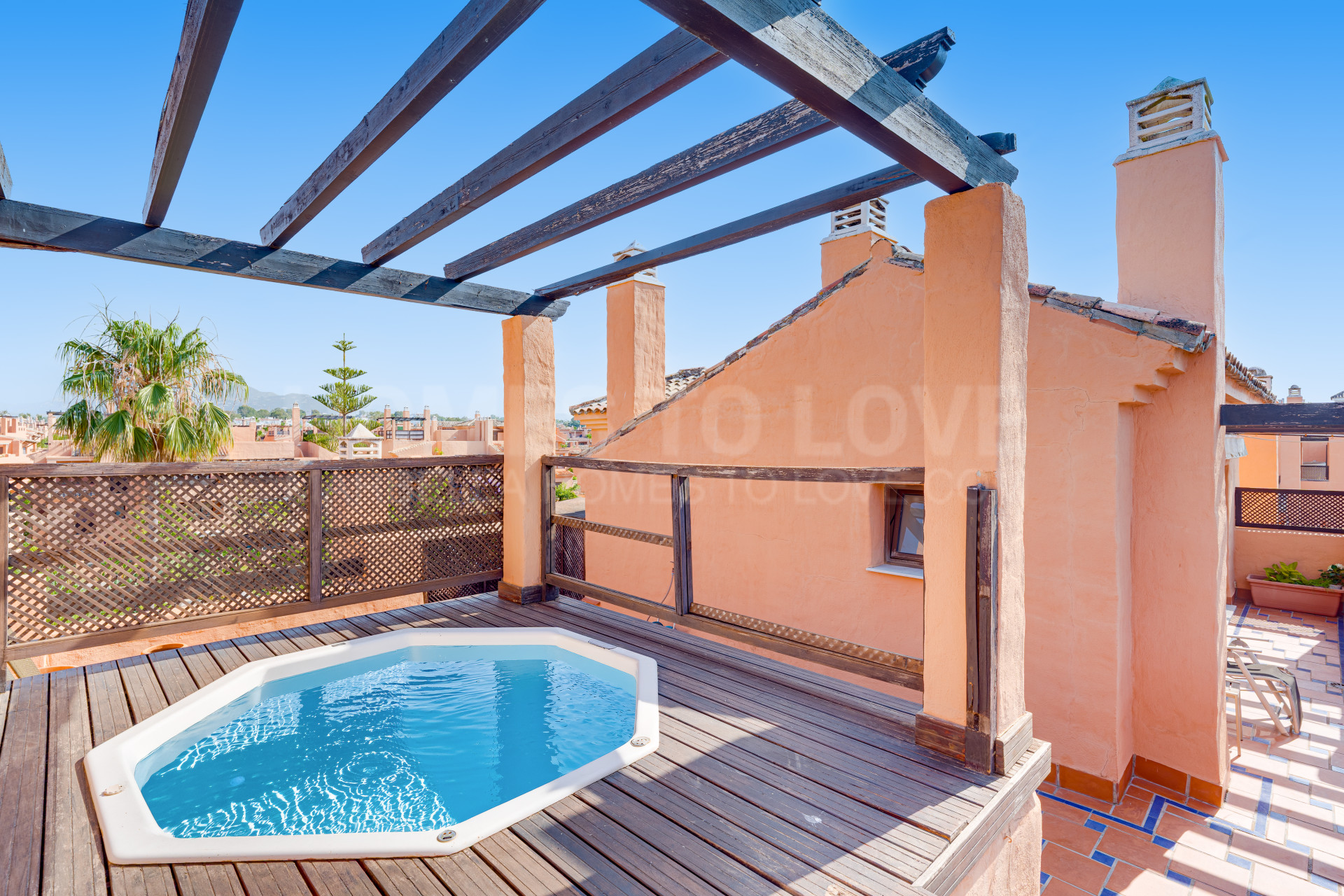 Stunning south-facing , four bedroom, duplex penthouse, located in a sought-after community of Estepona