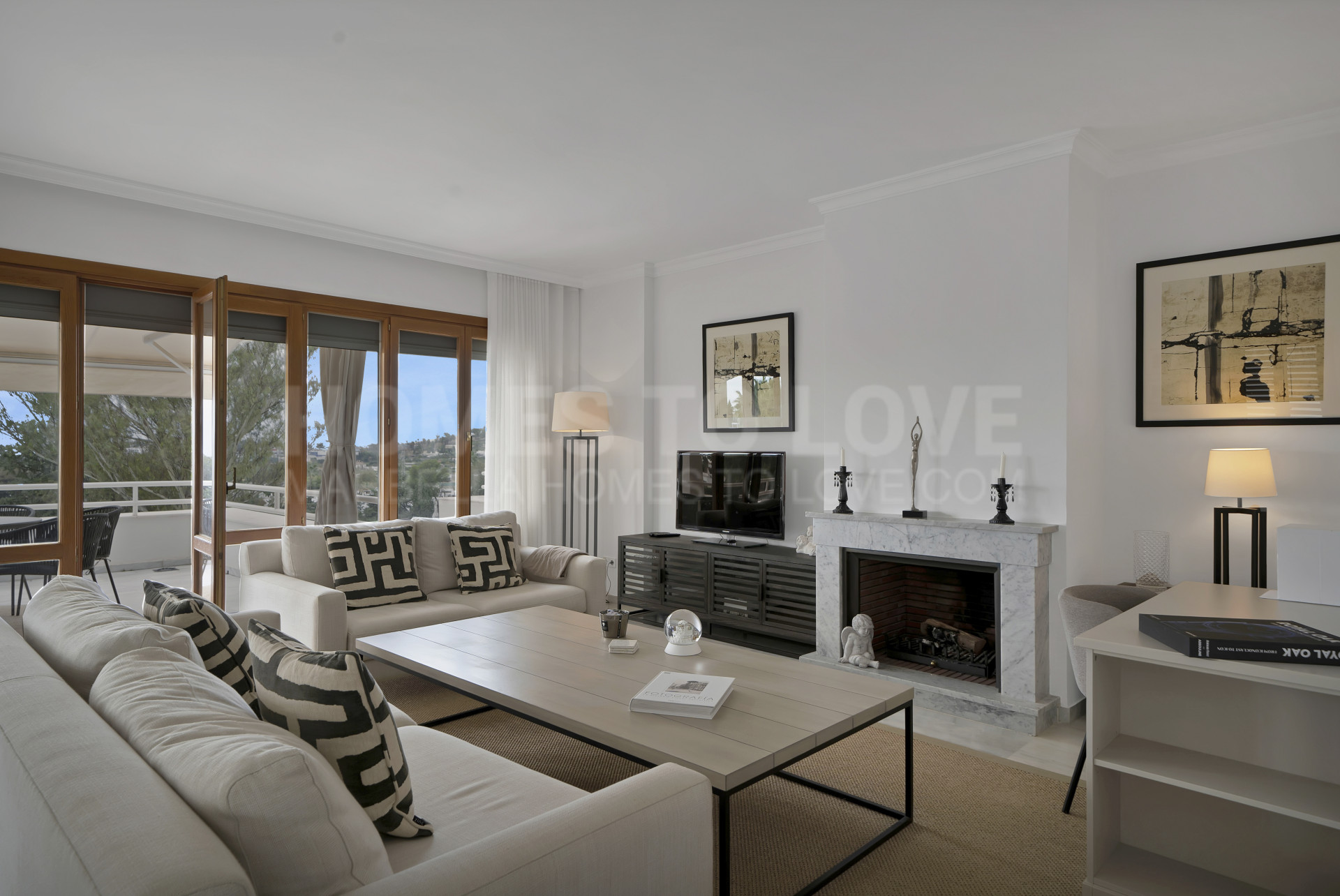 Bonito apartamento de dos dormitorios situado en el prestigioso Alcores del Golf la comunidad en Nueva Andalucía