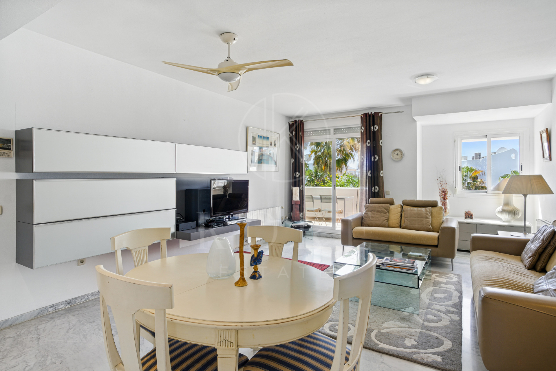 Impressive three bedroom, south facing duplex penthouse in the well-known and gated community Marbella Real