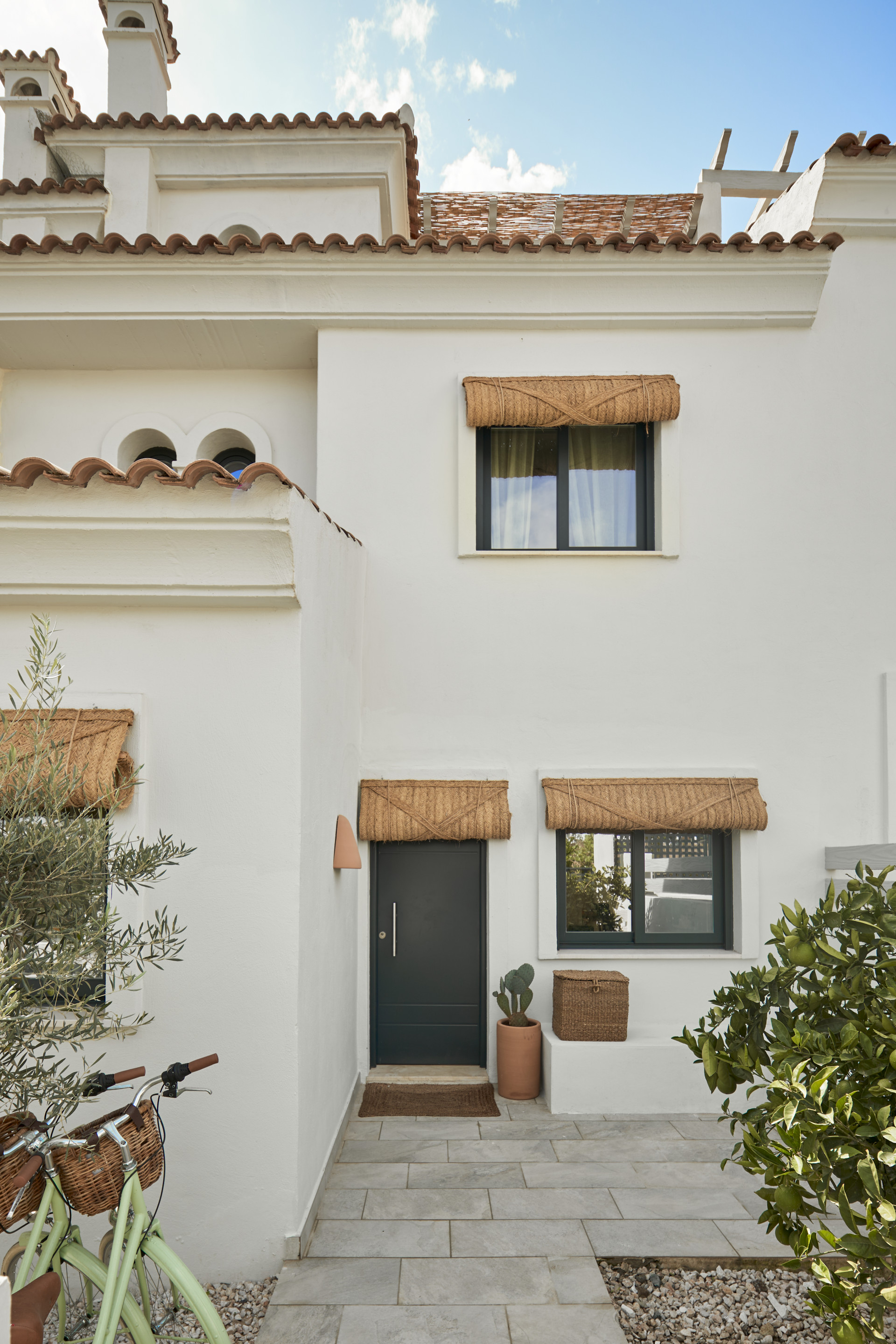 Elegant, tre soverom byhus som ligger i det gated community of Agra Residencial, Estepona