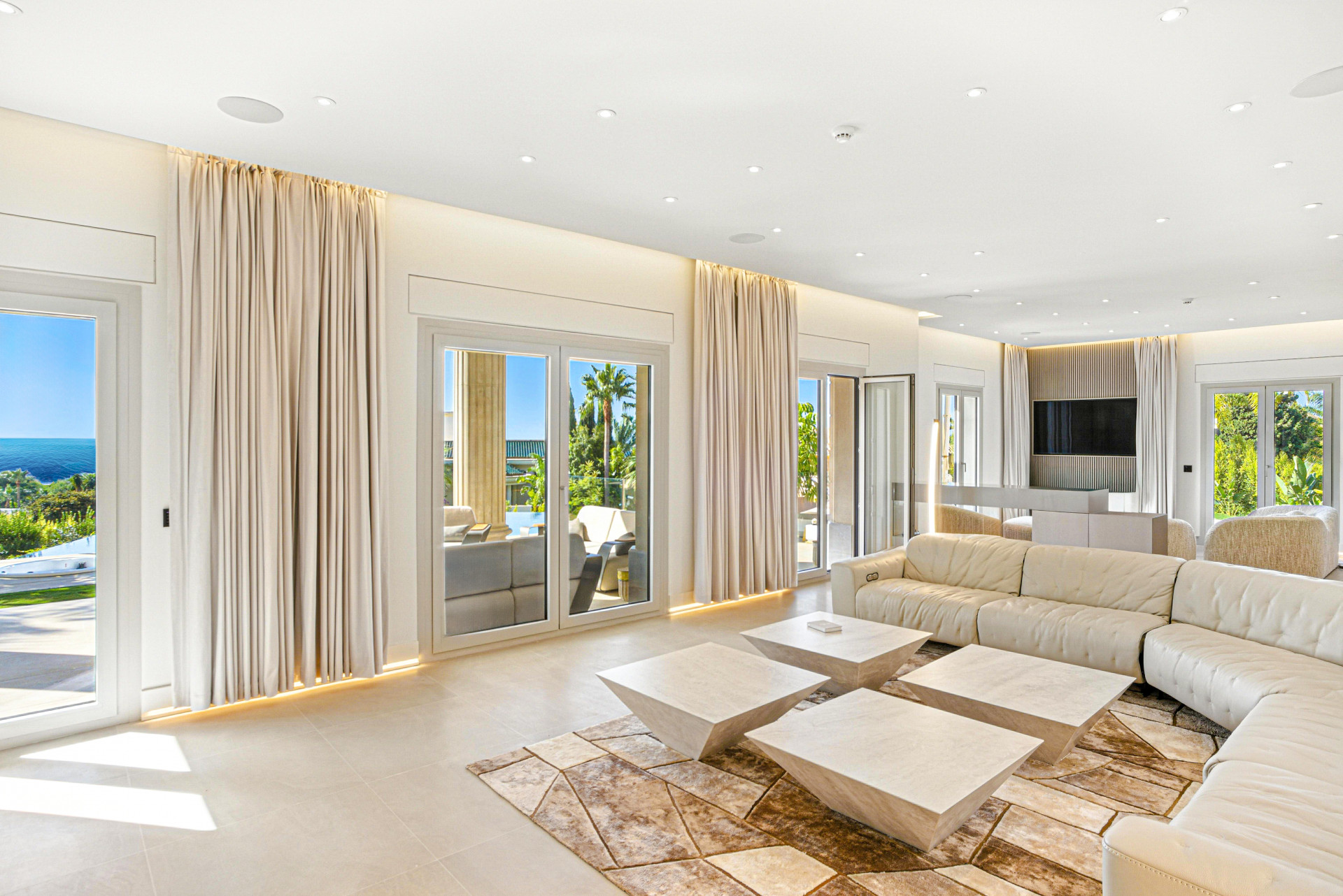 An architecturally unique, south-facing property located in the exclusive gated community of Sierra Blanca on Marbella’s prestigious Golden Mile