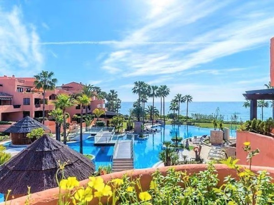 Estepona apartment for sale - Mar Azul - Beach frontline