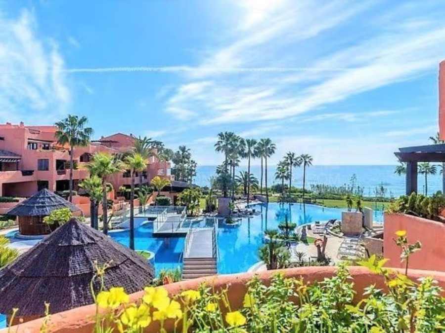 Estepona apartment for sale - Mar Azul - Beach frontline