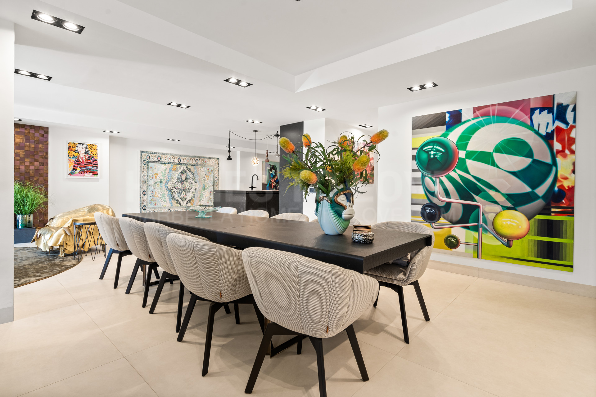 Stunning Fully Renovated 4-Bedroom Apartment in Playas del Duque – Puerto Banús