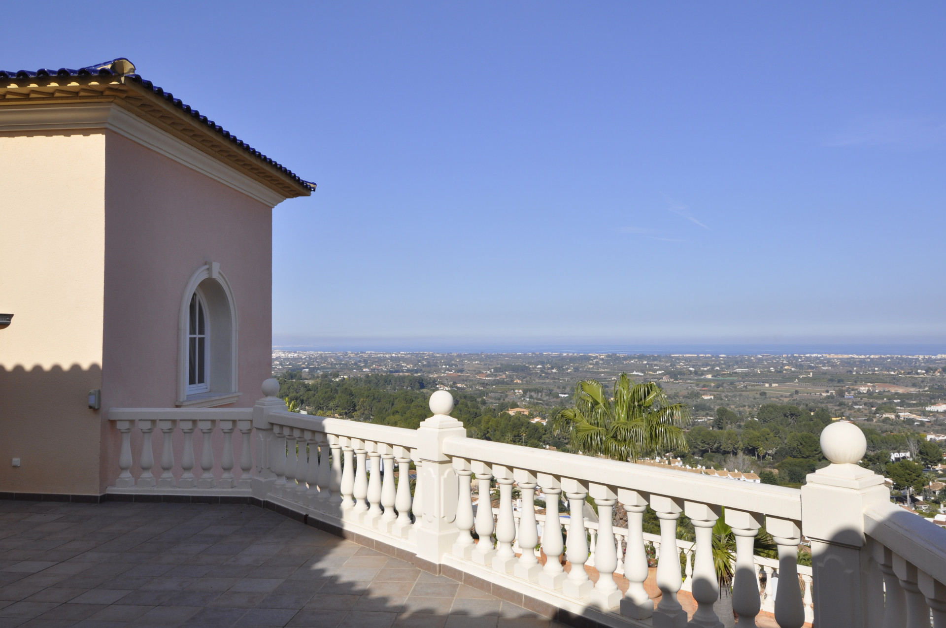 Villa in Dénia - Wiederverkauf