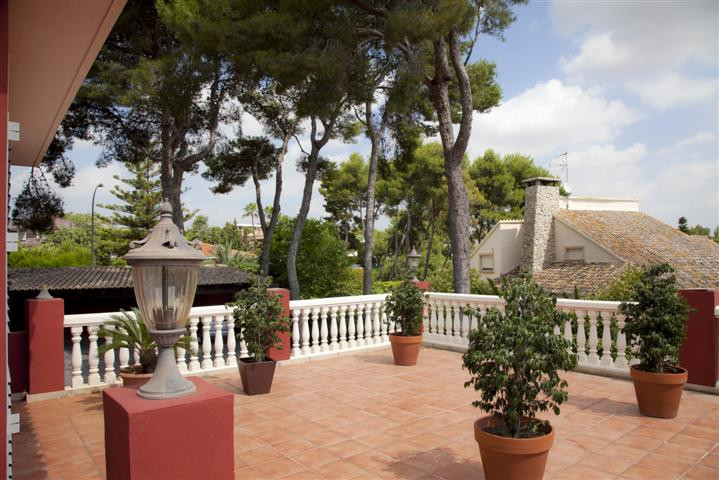 Detached Villa in Torrent - Resale