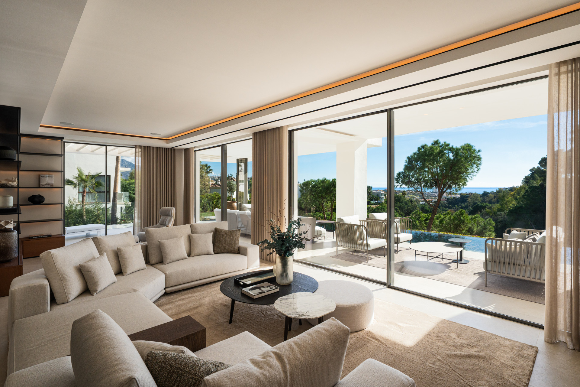 Frontline-Golf Luxury Villa with Sea Views in La Quinta