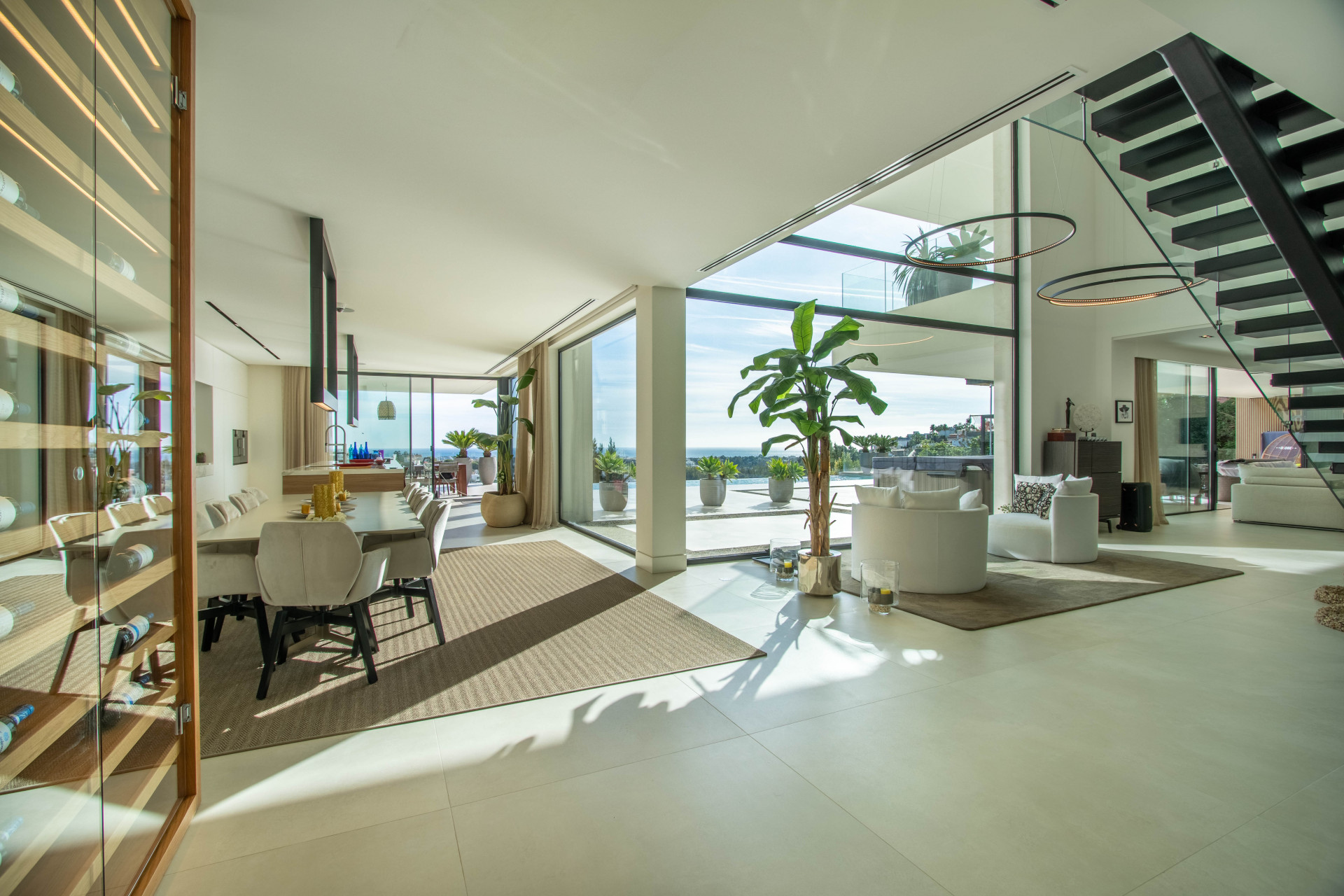Contemporary Luxury Villa with Panoramic Sea, Golf & Mountain Views in La Alquería, Benahavís