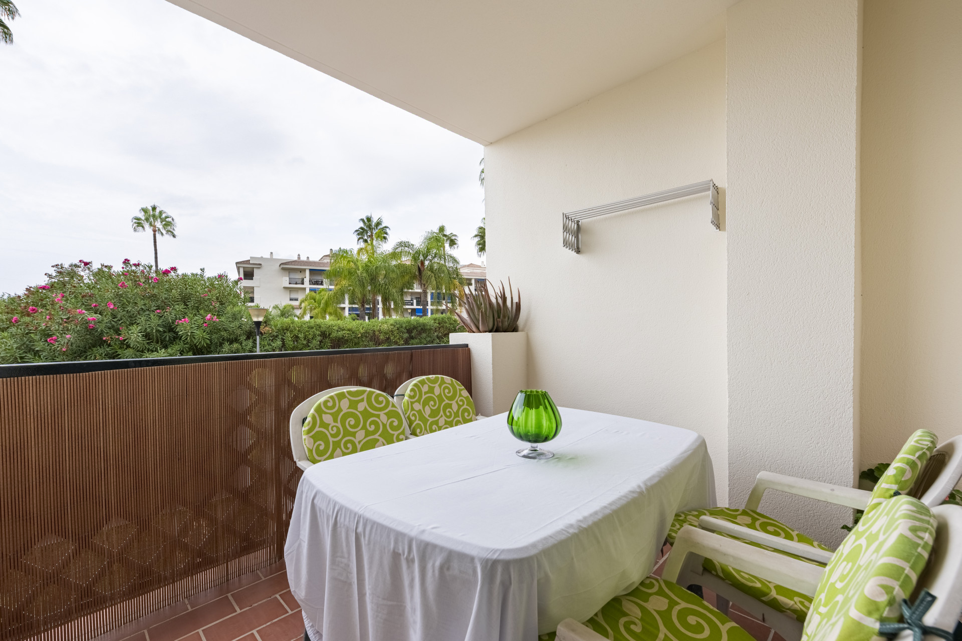 2 bedroom apartment in Lorcrimar 3, with walking distance to Puerto Banus and the beach