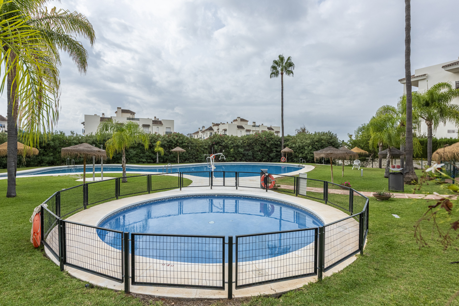 2 bedroom apartment in Lorcrimar 3, with walking distance to Puerto Banus and the beach