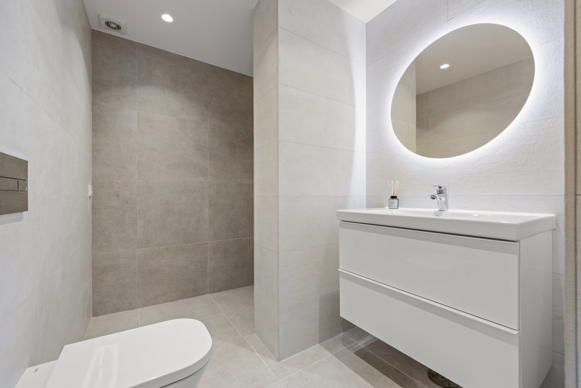 Scandinavian style townhouse with sea view in Aloha