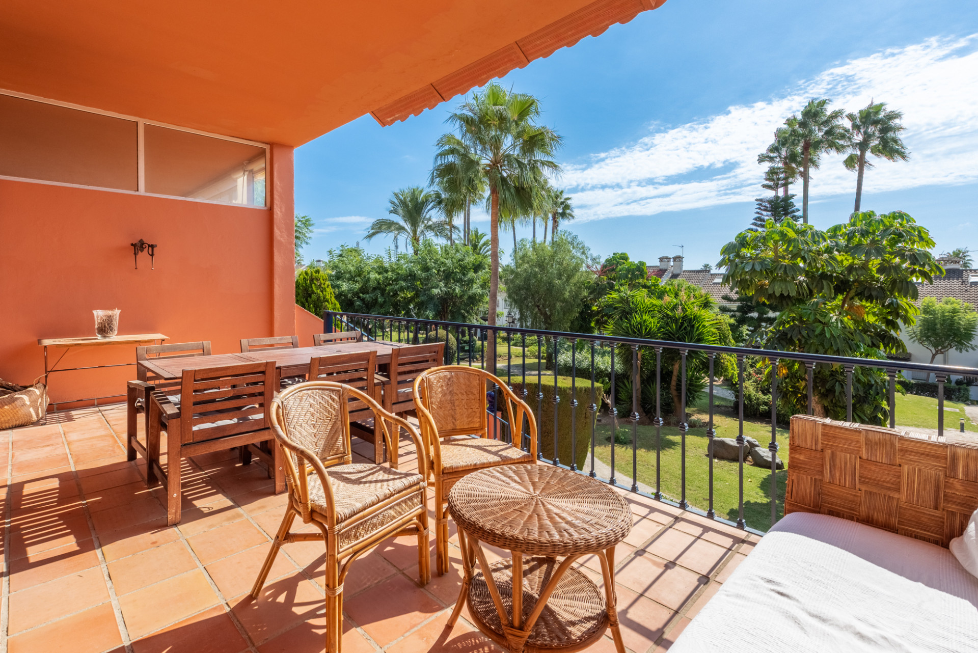 Charming South-Facing Townhouse in Monte Biarritz – Walking Distance to Beach and Amenities