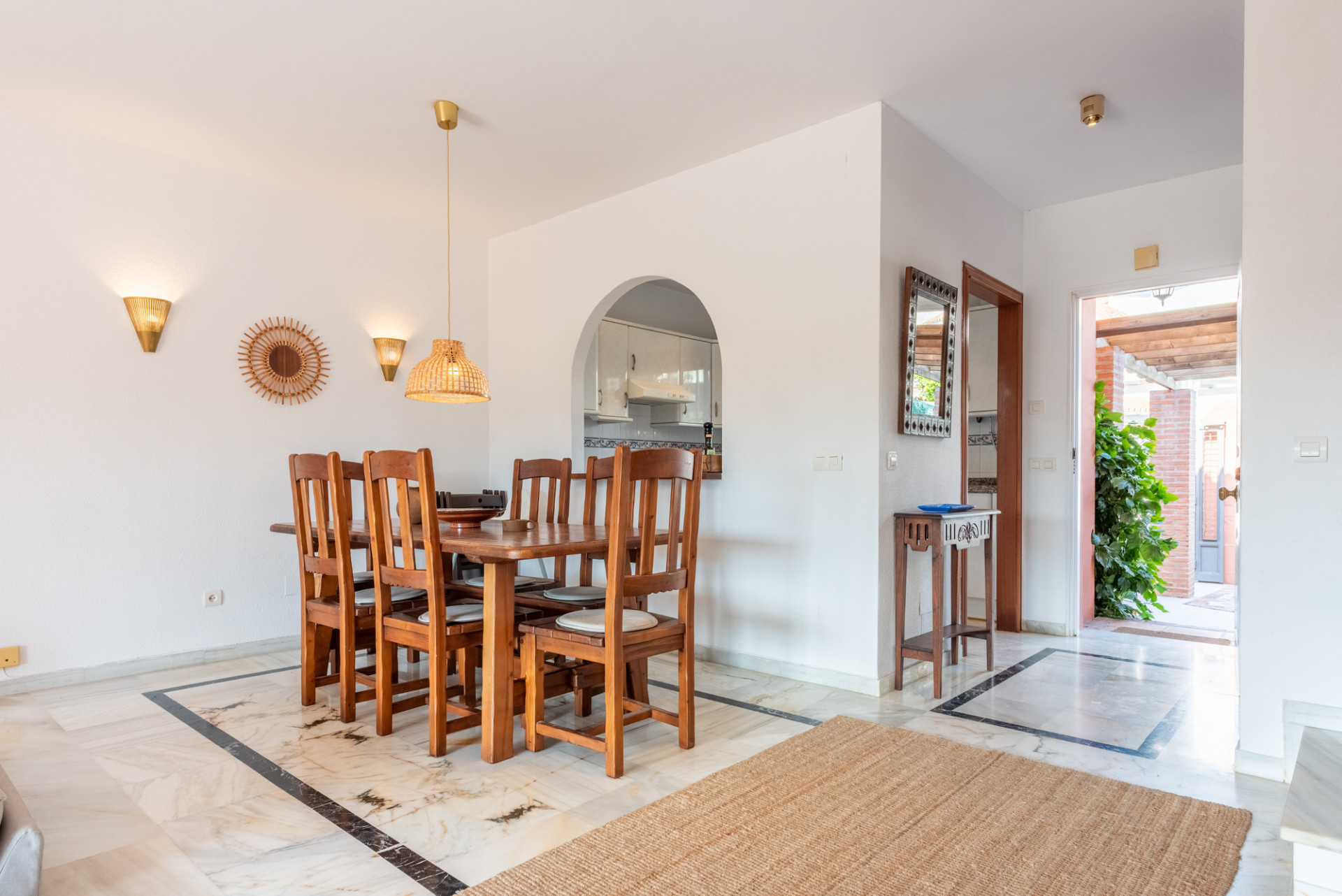 Charming South-Facing Townhouse in Monte Biarritz – Walking Distance to Beach and Amenities
