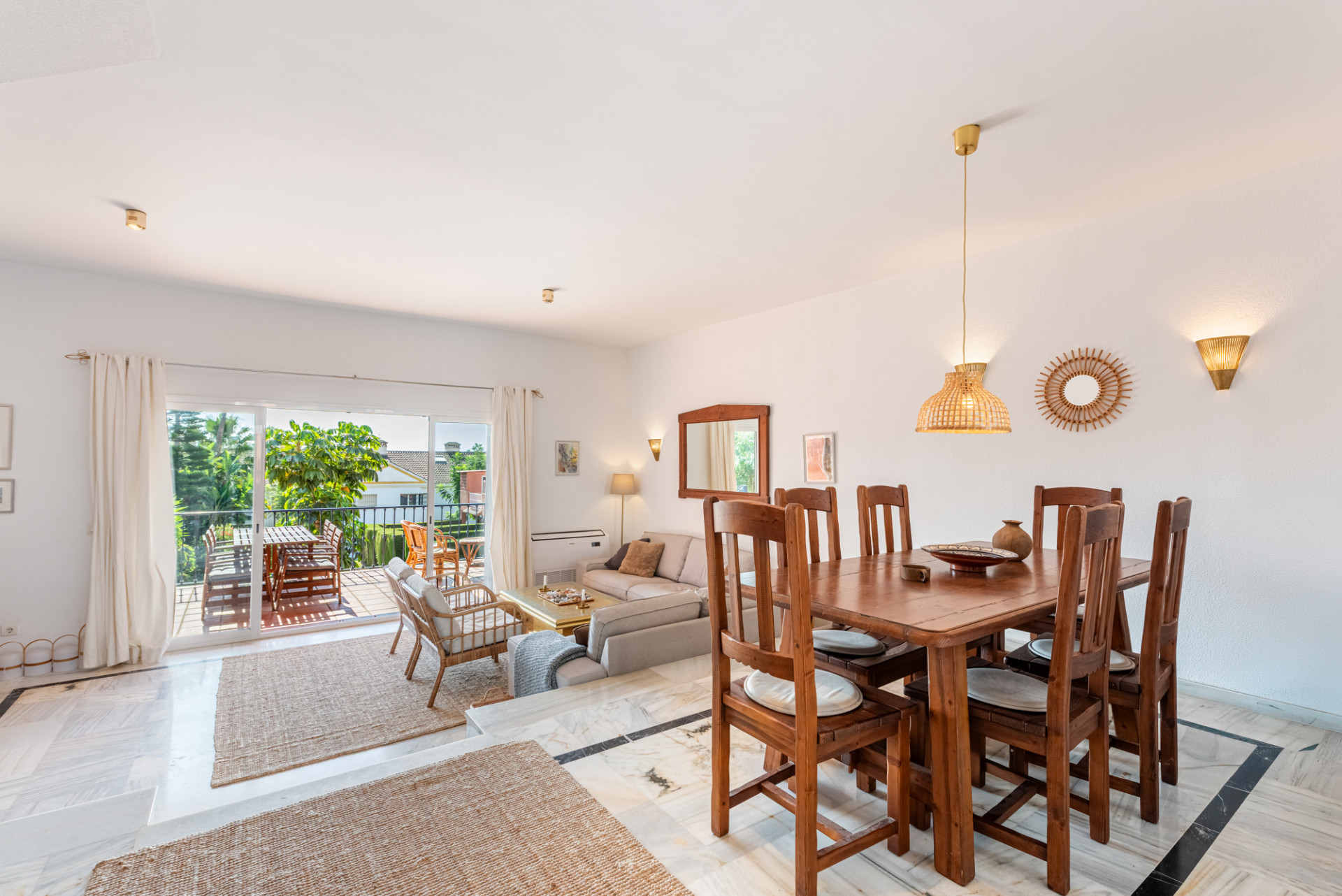 Charming South-Facing Townhouse in Monte Biarritz – Walking Distance to Beach and Amenities