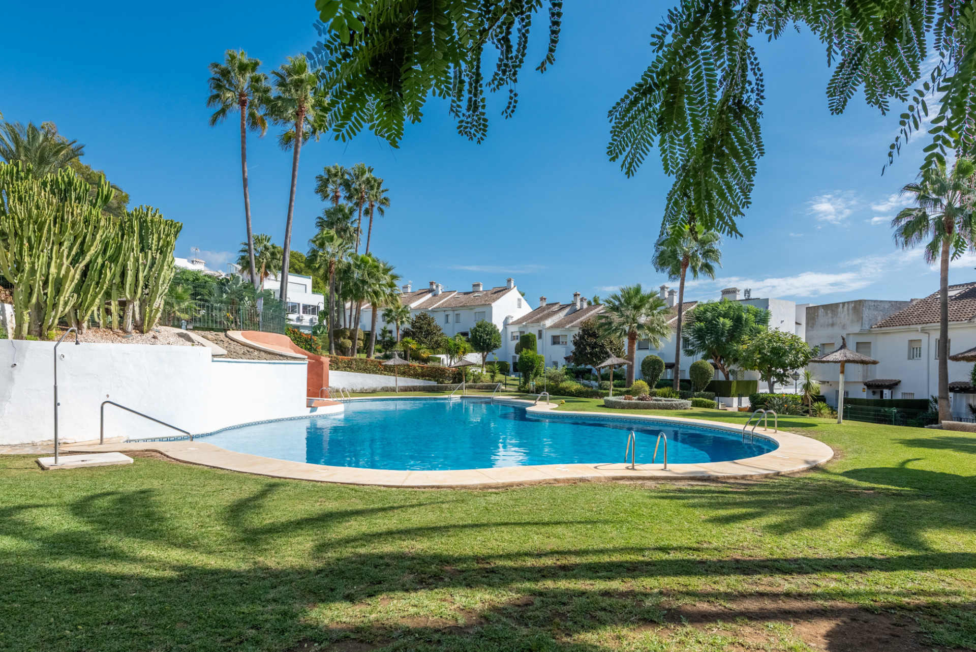 Charming South-Facing Townhouse in Monte Biarritz – Walking Distance to Beach and Amenities