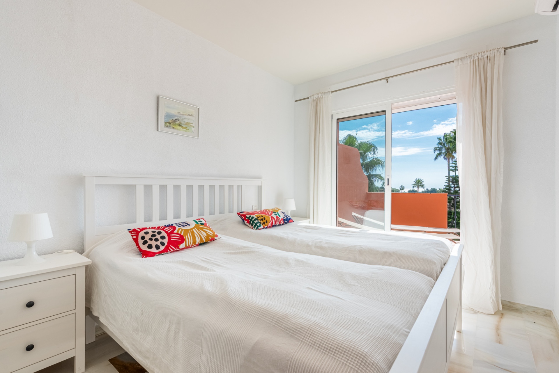 Charming South-Facing Townhouse in Monte Biarritz – Walking Distance to Beach and Amenities