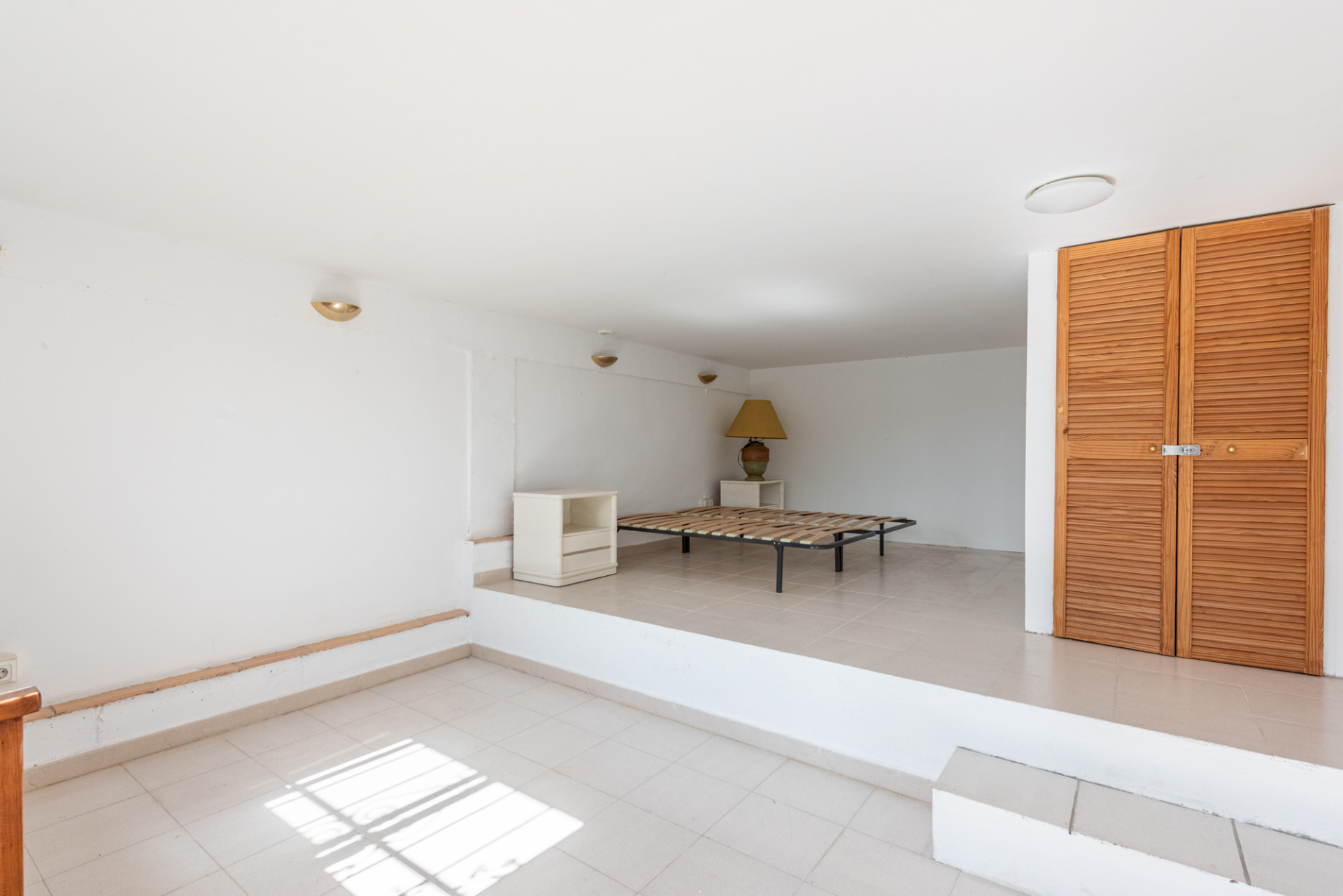 Charming South-Facing Townhouse in Monte Biarritz – Walking Distance to Beach and Amenities
