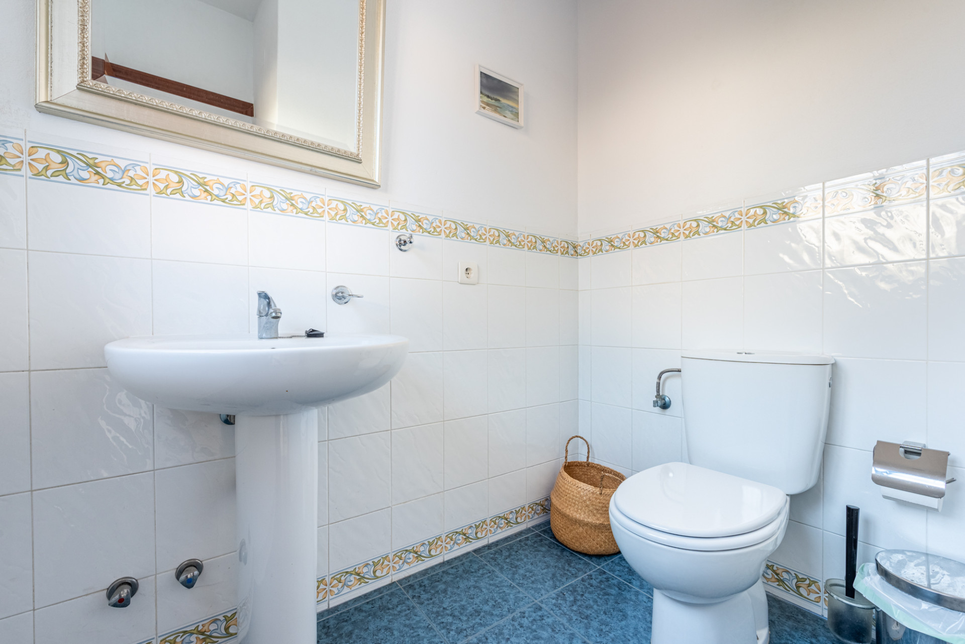 Charming South-Facing Townhouse in Monte Biarritz – Walking Distance to Beach and Amenities