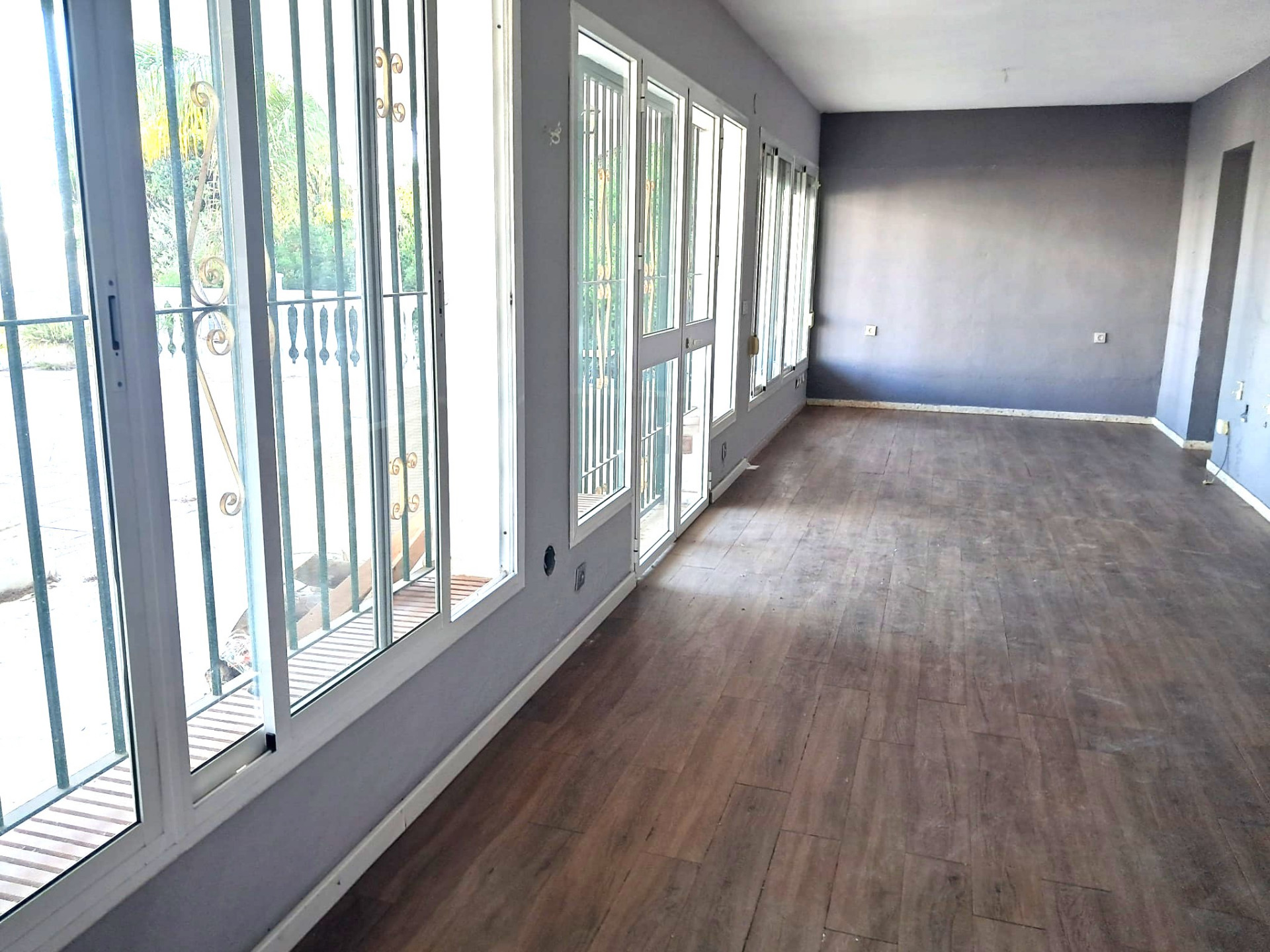 Investment Opportunity in El Paraíso Medio – Renovate or Build Your Dream Villa on a Large Plot