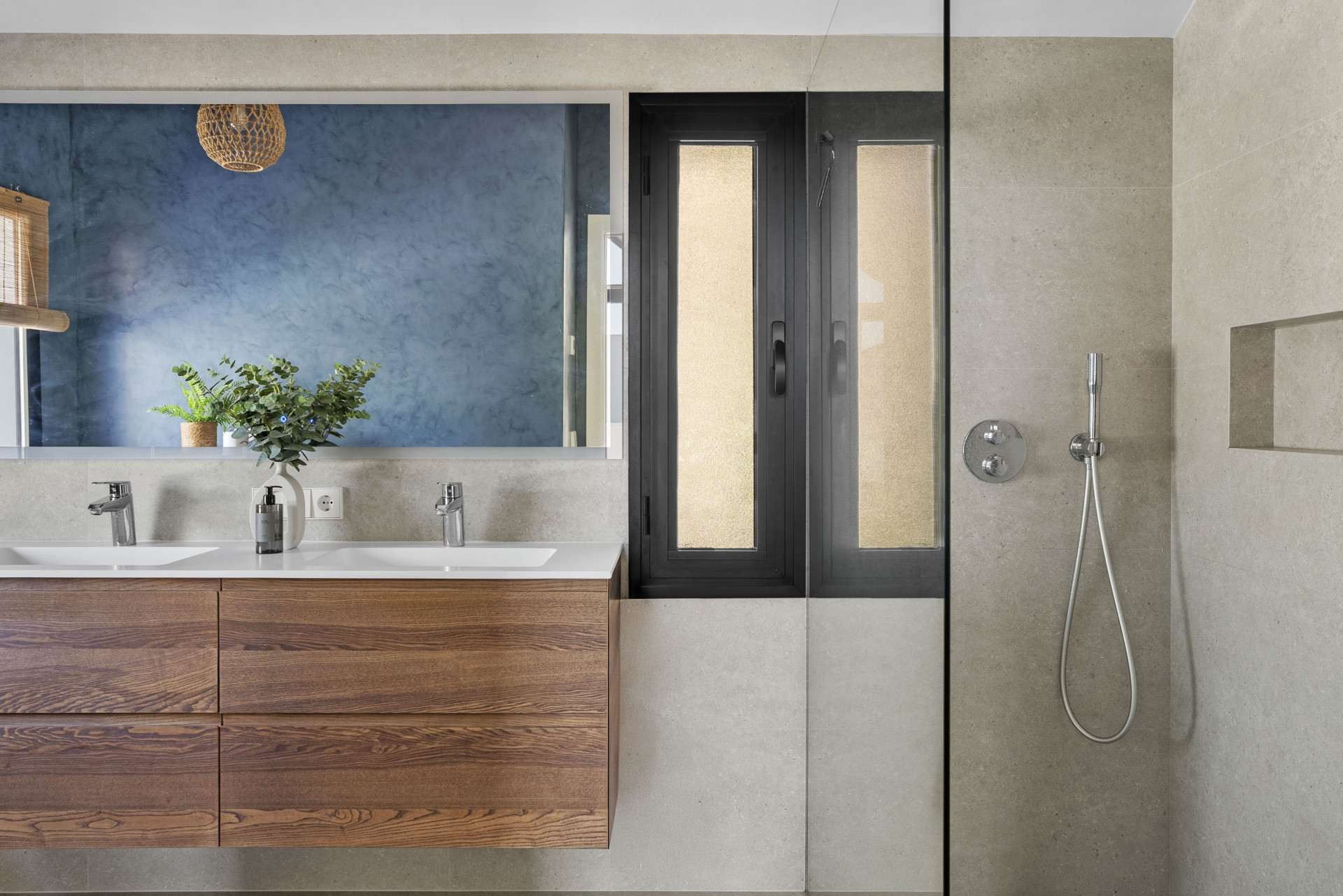 Elegant nyrenoverad villa i bästa delen av Nueva Andalucia!