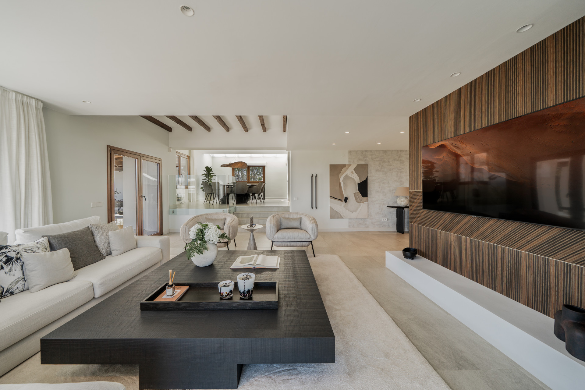 Panoramic Sea Views and Tranquil Living Surrounded by Nature