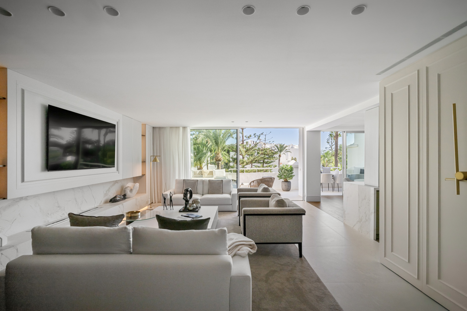 Unique southfacing frontline beach penthouse - Alhambra del Mar