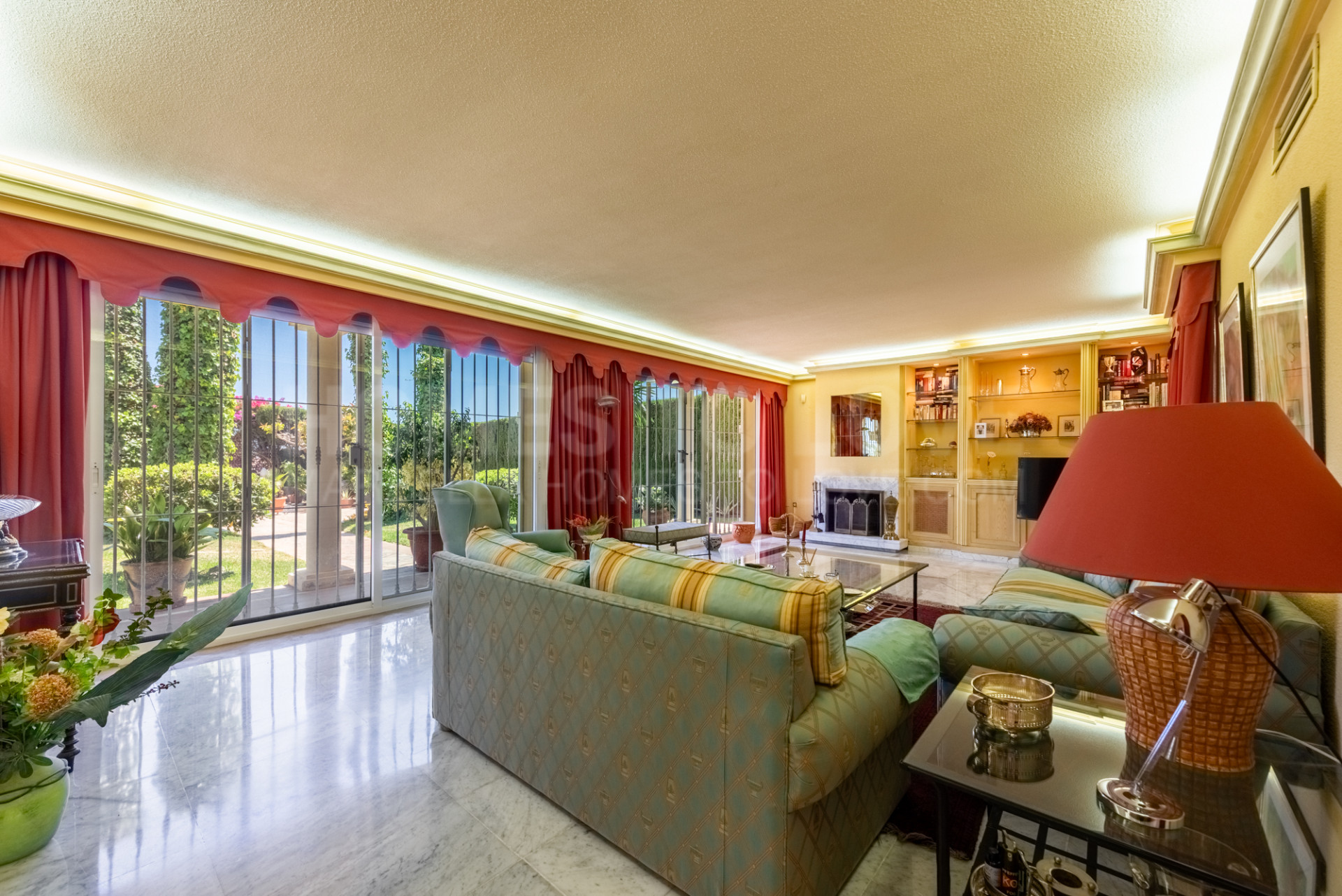 Villa con Vistas Panorámicas al Mar en Venta junto a Atalaya Golf – Triángulo de Oro