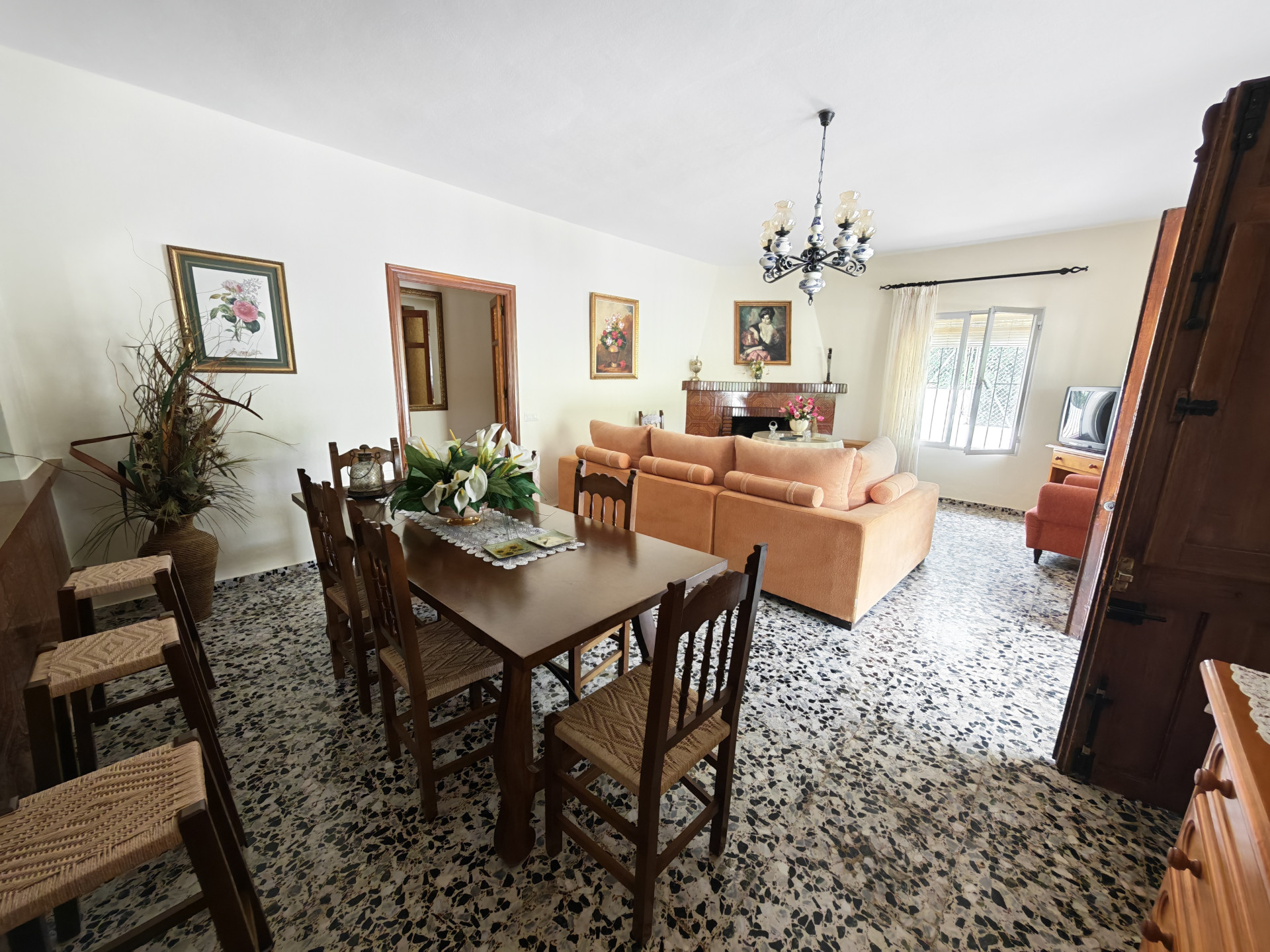 Villa in Estepona East