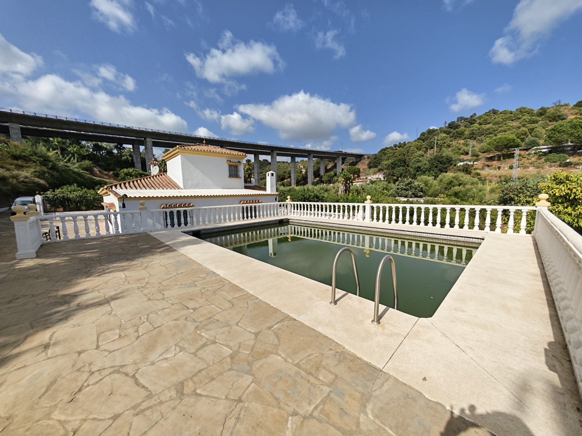 Villa in Estepona East