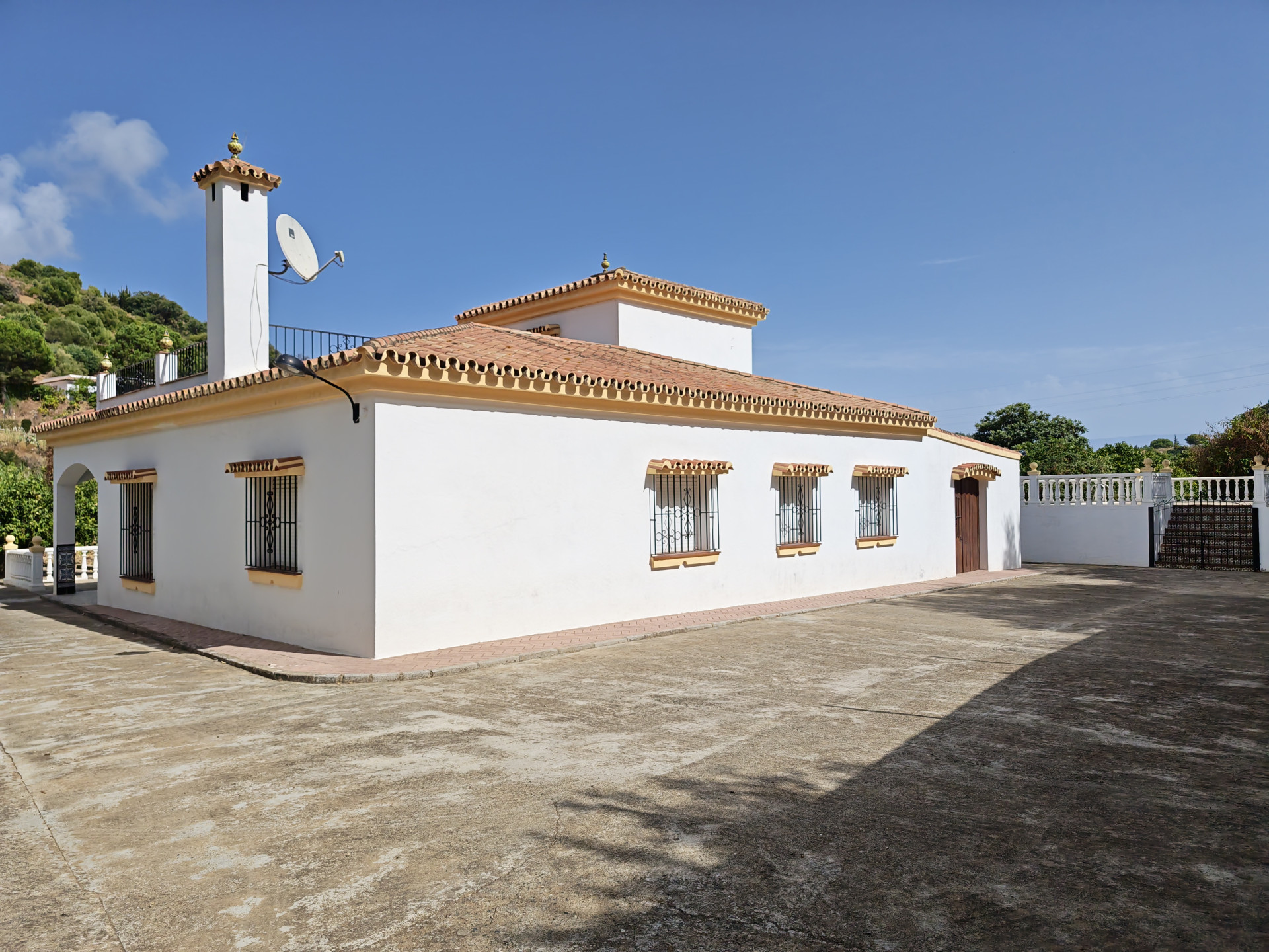 Villa in Estepona East