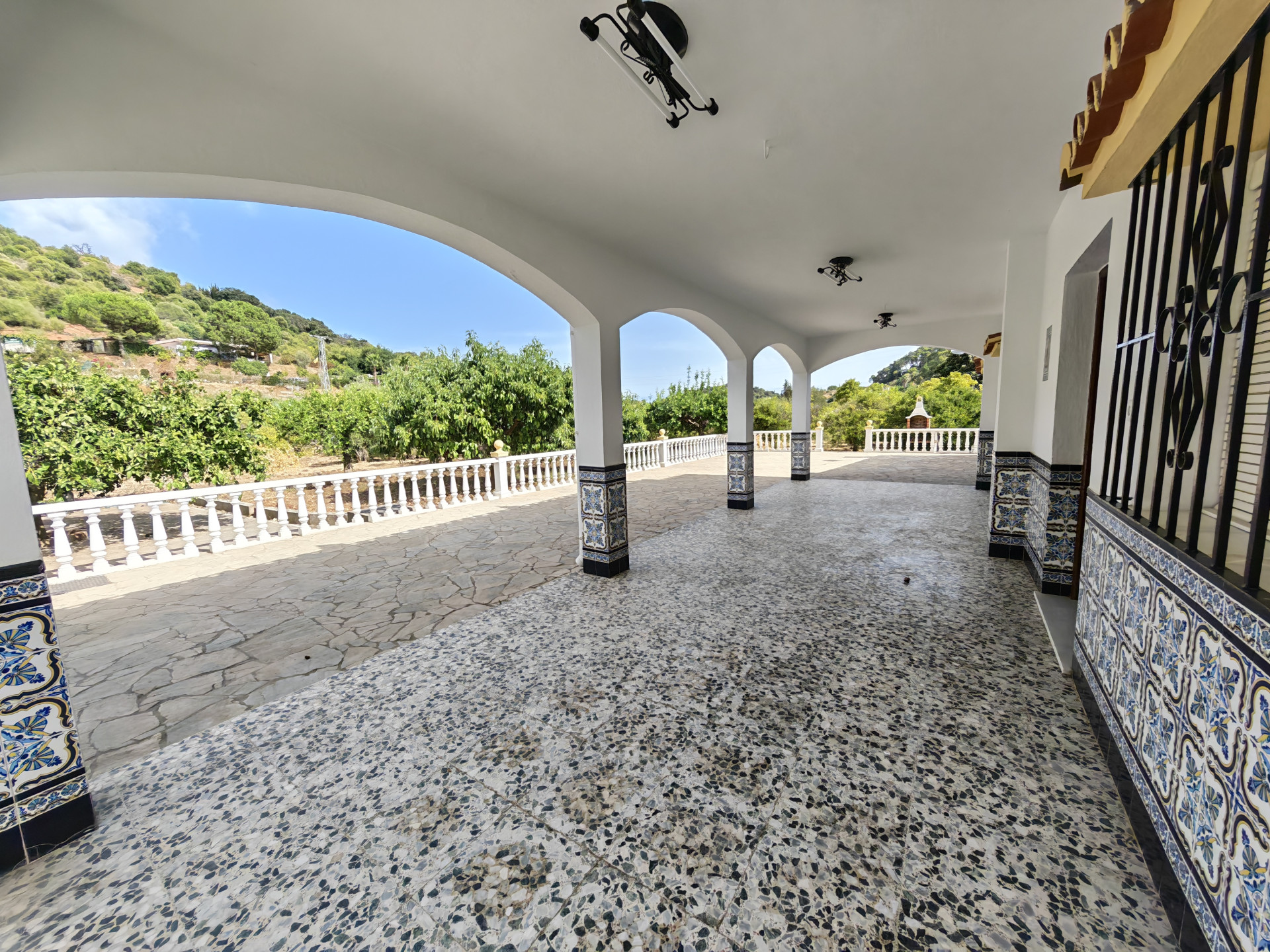 Villa in Estepona East