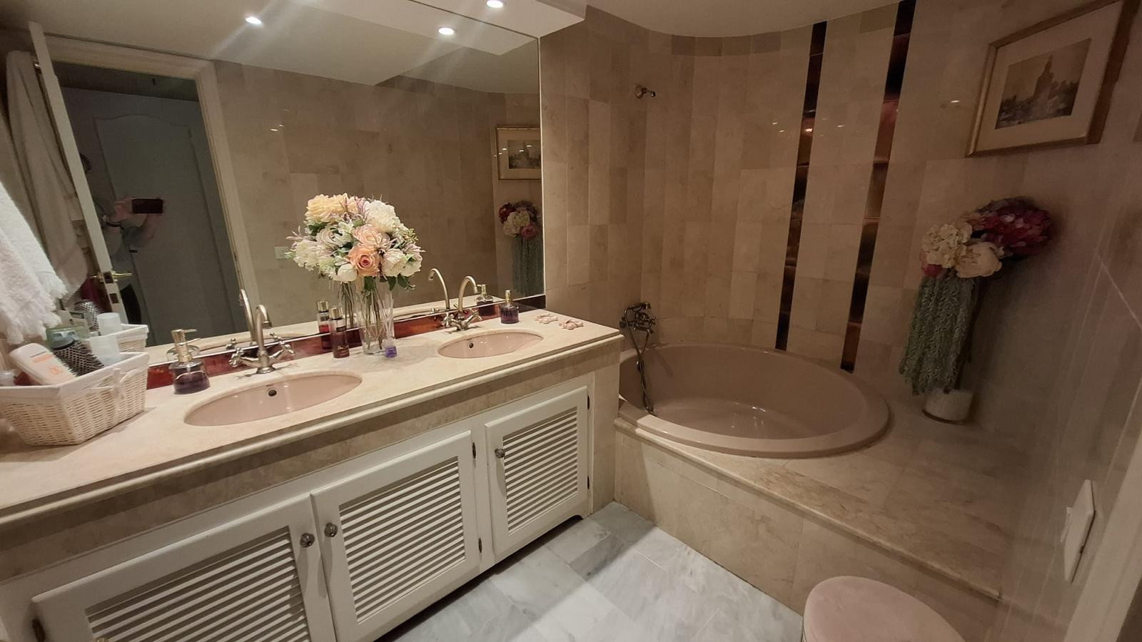 Apartment in Estepona East