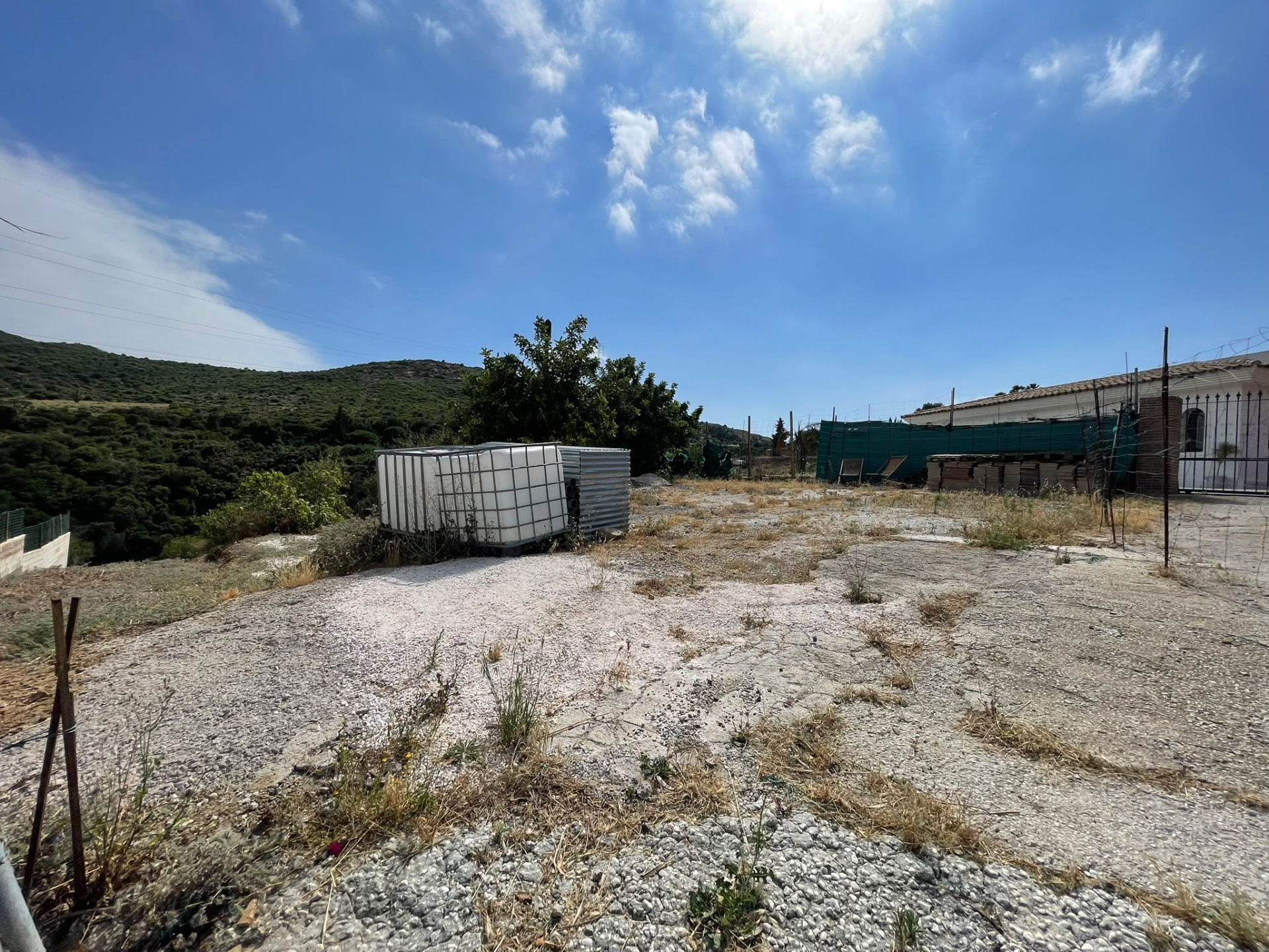 Plot in Altos de Estepona