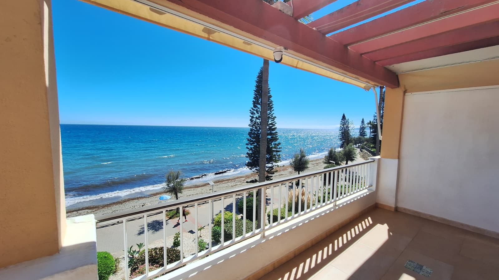 Apartment in Estepona West